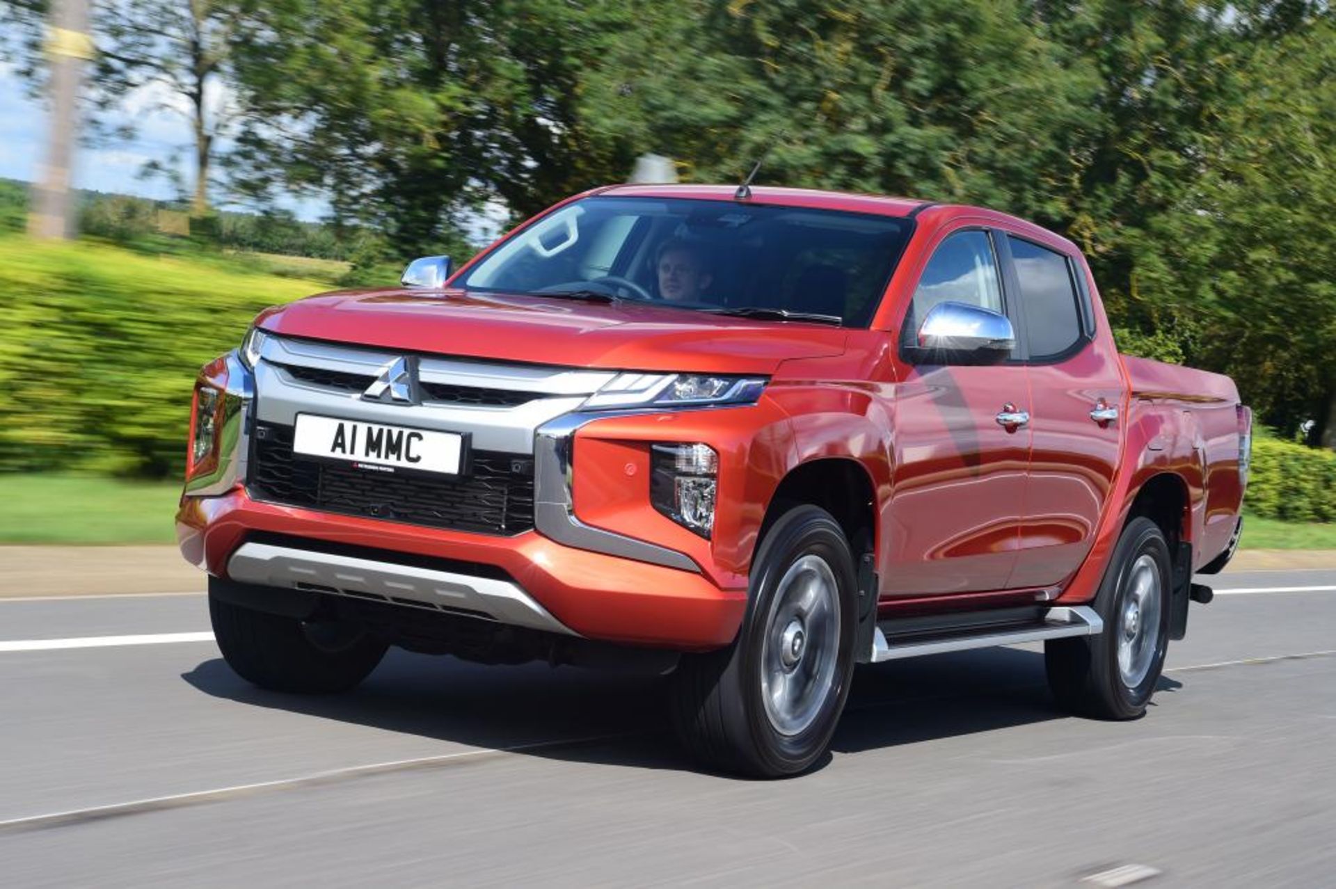 Mitsubishi L200 (1)