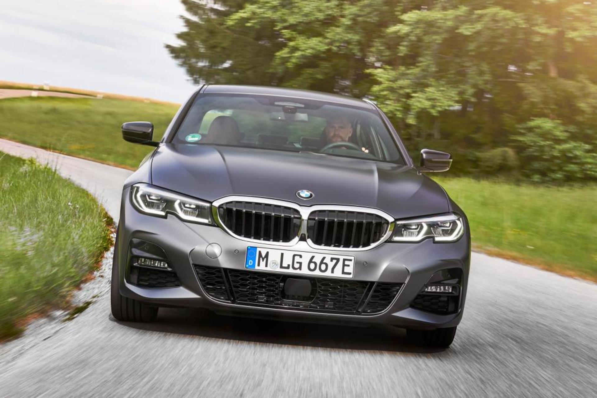 bmw-330e-2019 (5)