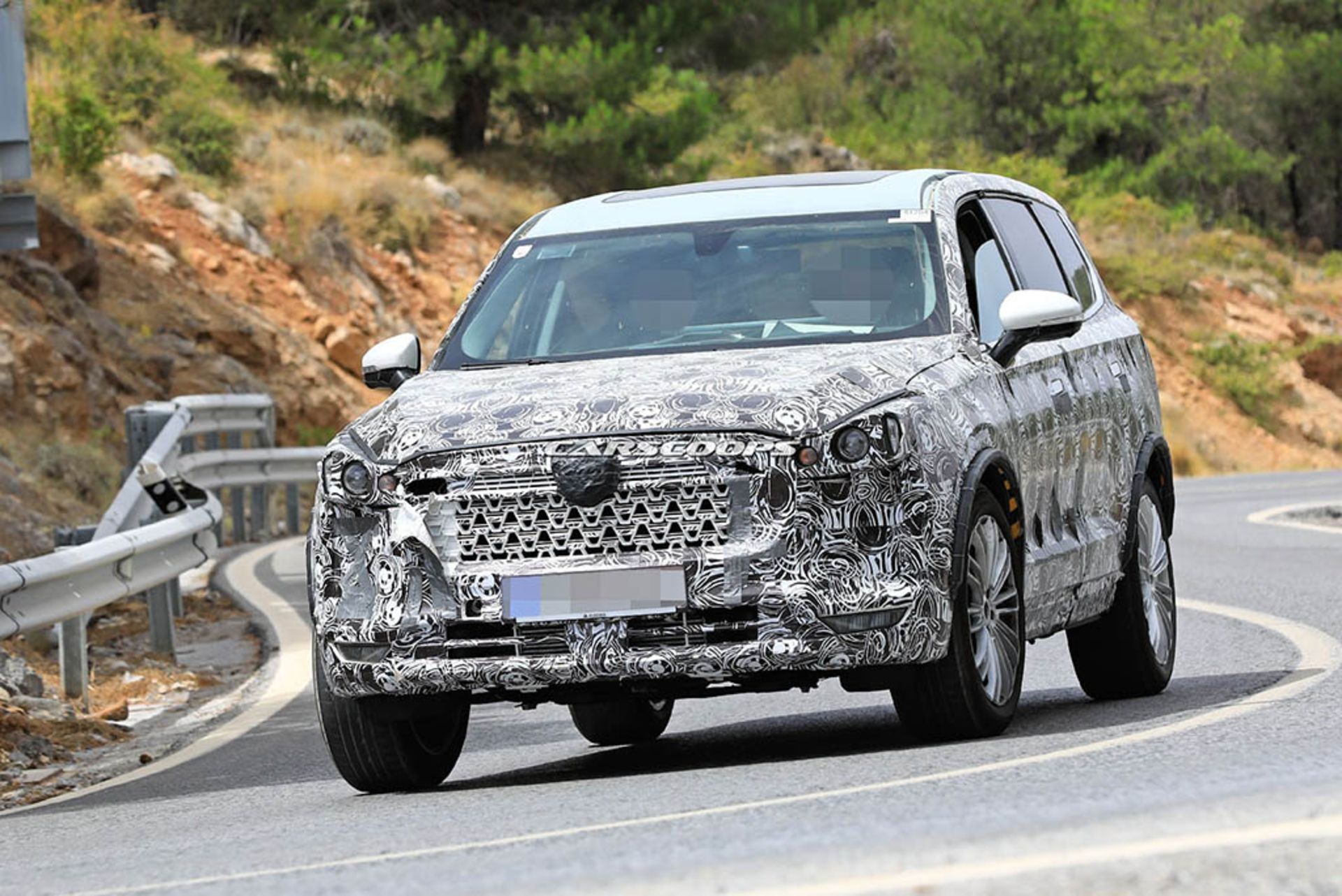 brilliance-v9-spy-shots-14