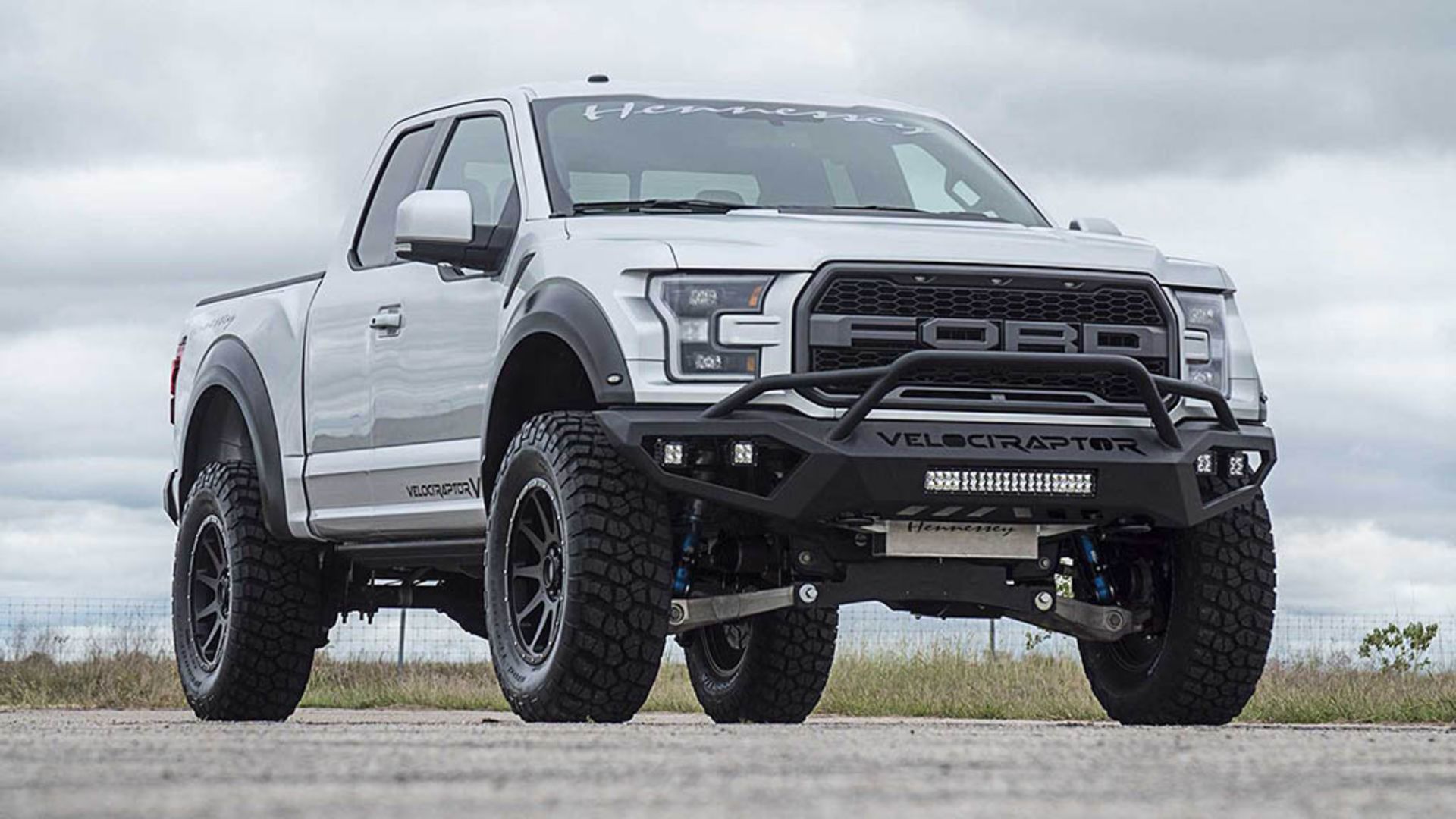 hennessey-velociraptor-v8 4