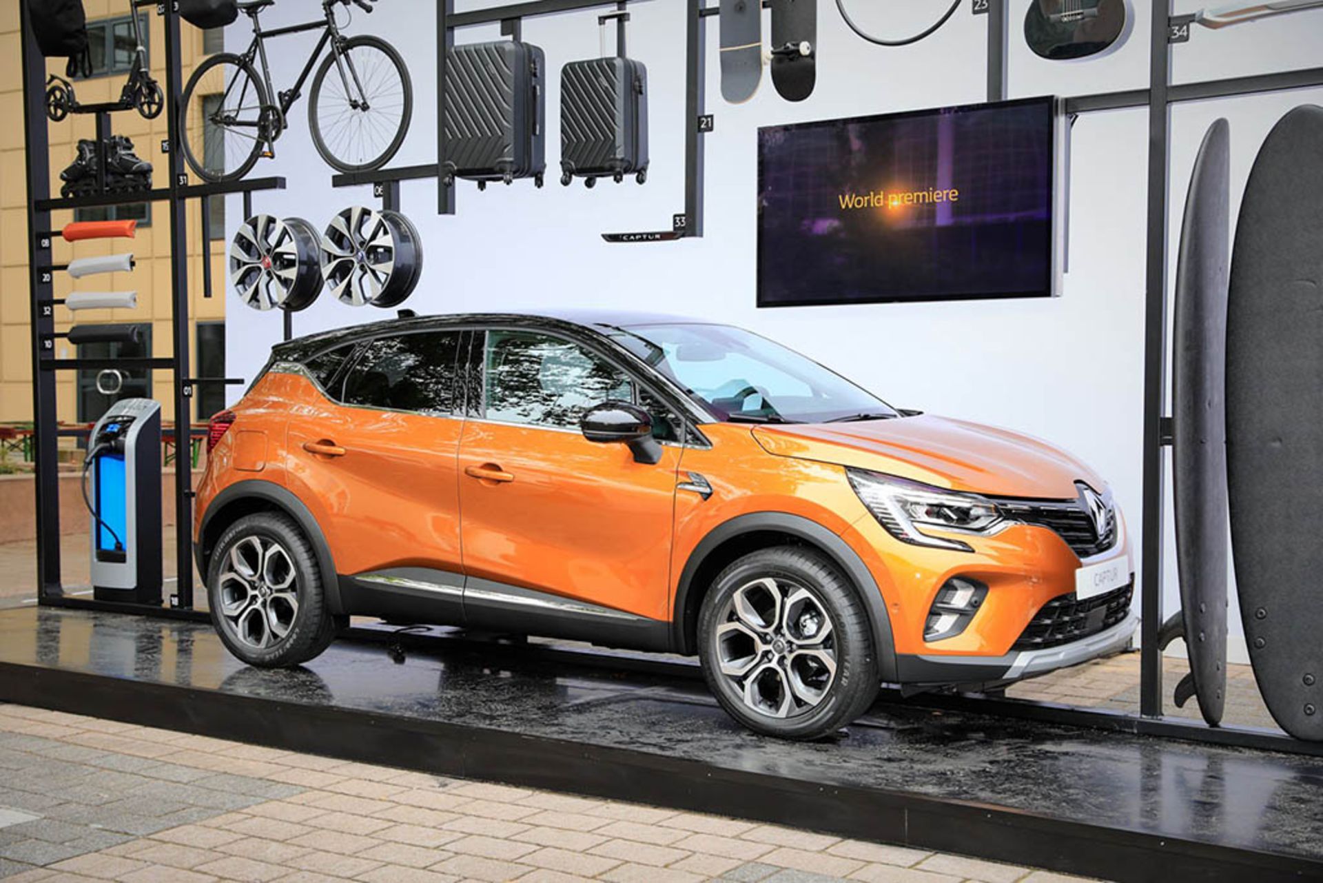 2020-renault-captur-frankfurt-live-8