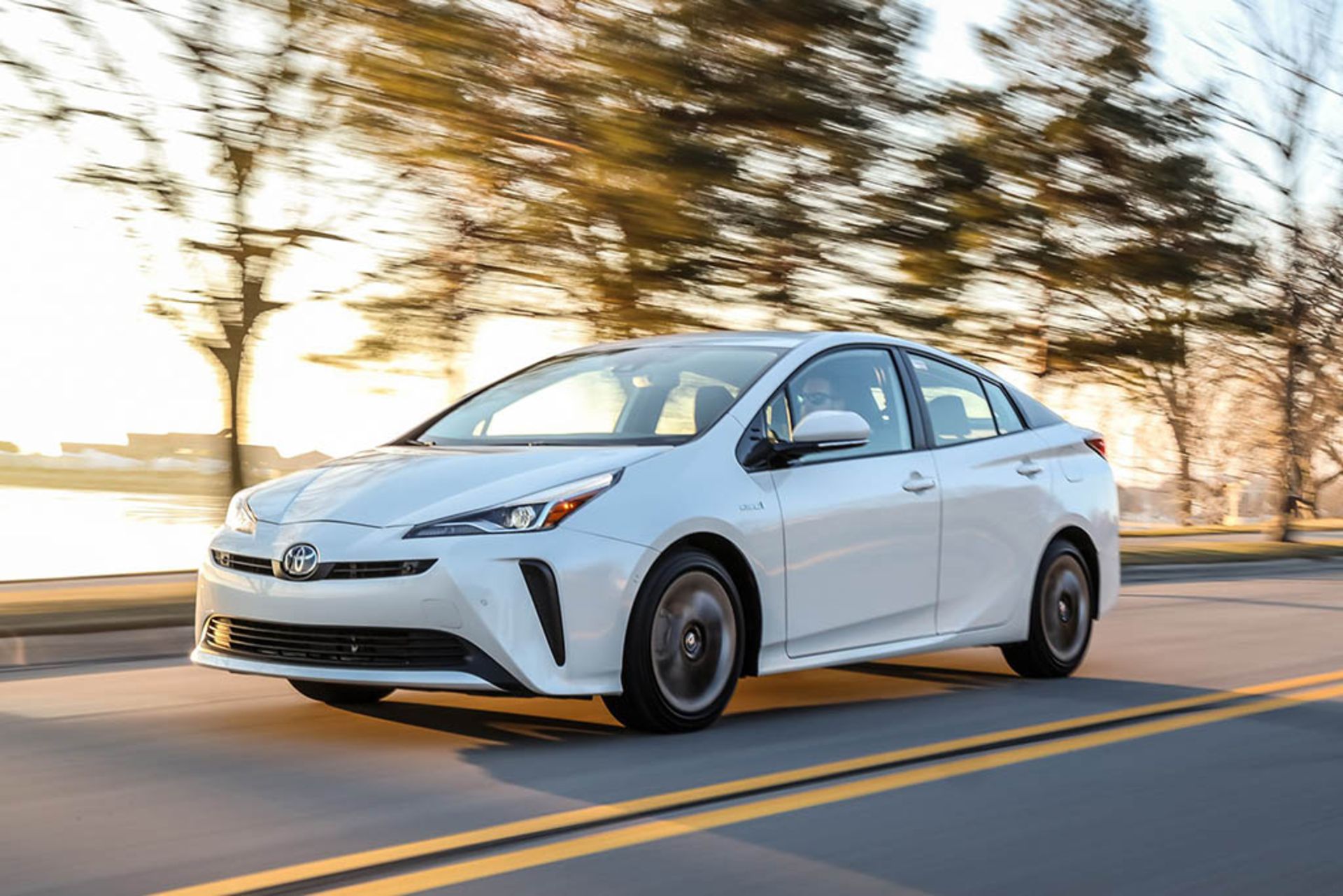 2020-toyota-prius-11