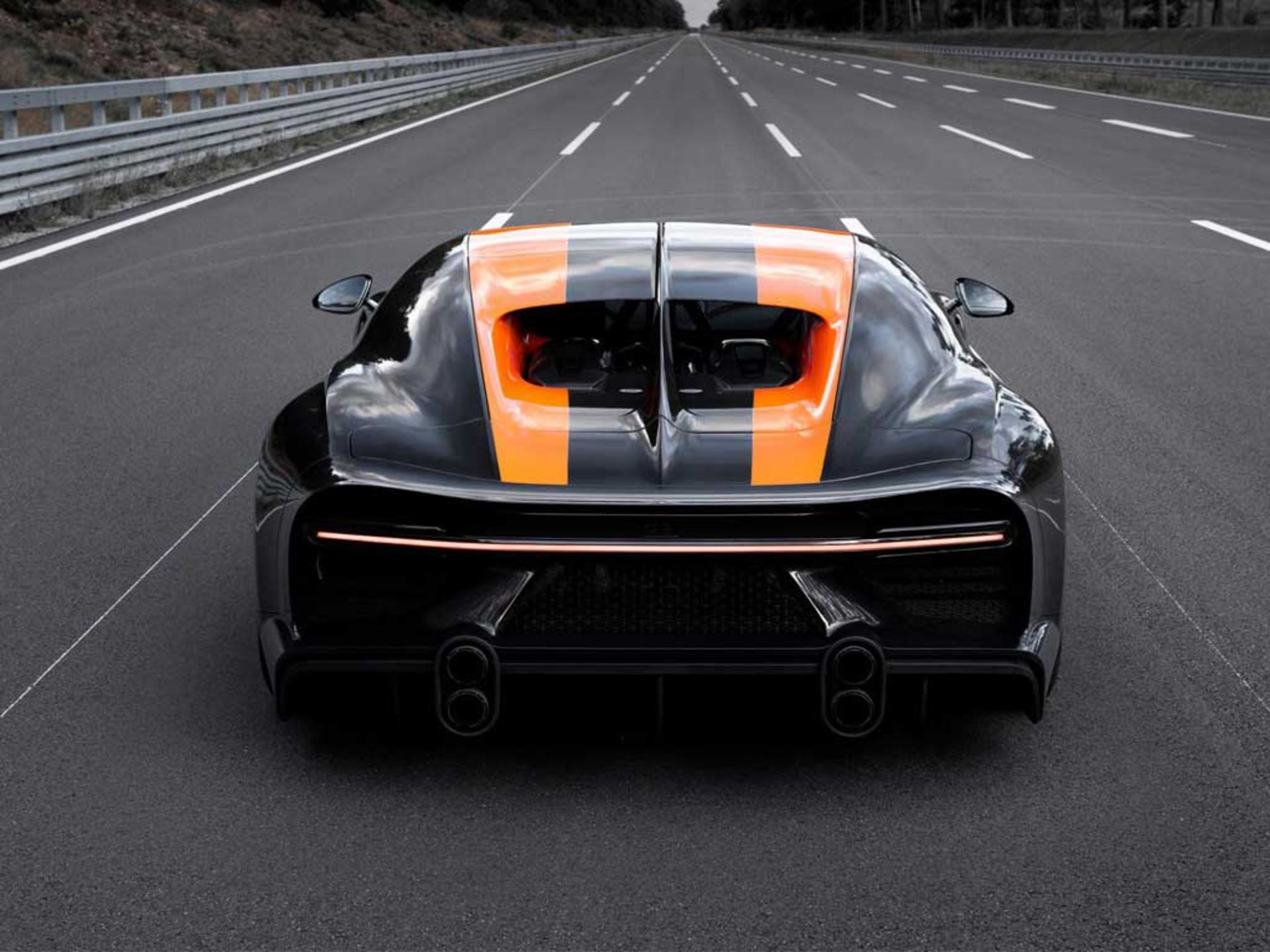 Bugatti-Chiron-Long-Tail-3