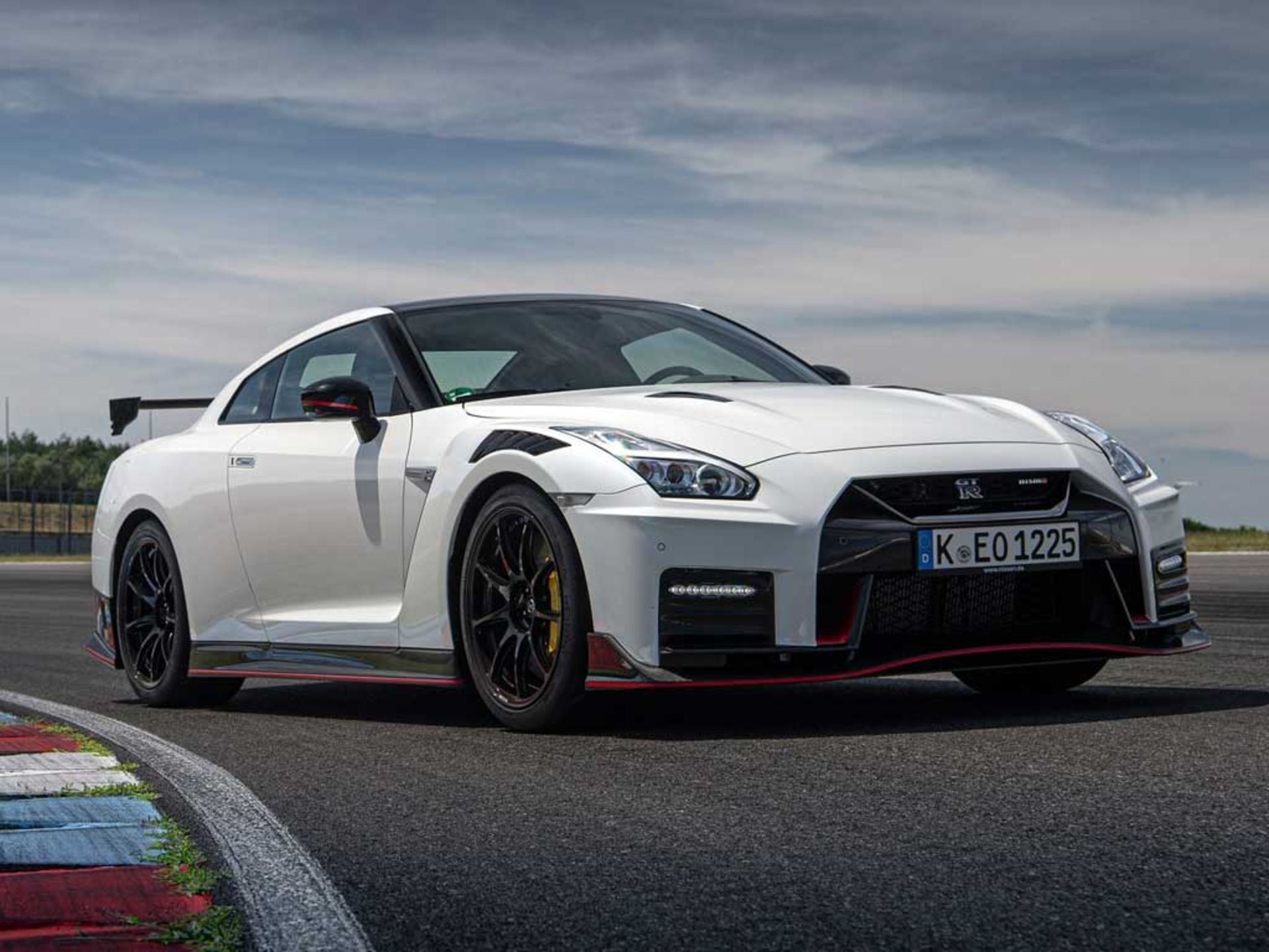 Nissan-GT-R_Nismo-2020-1600