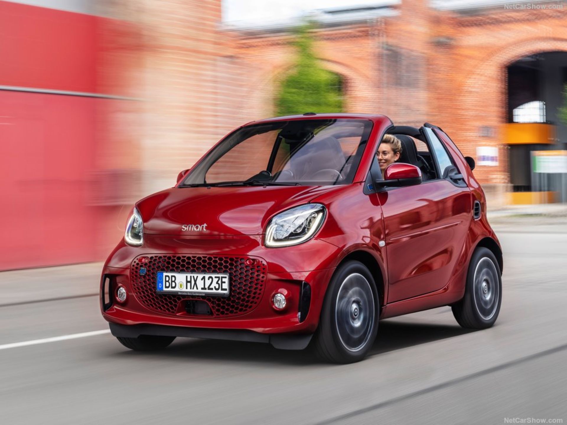 Smart-EQ_fortwo_cabrio-2020-1024-04