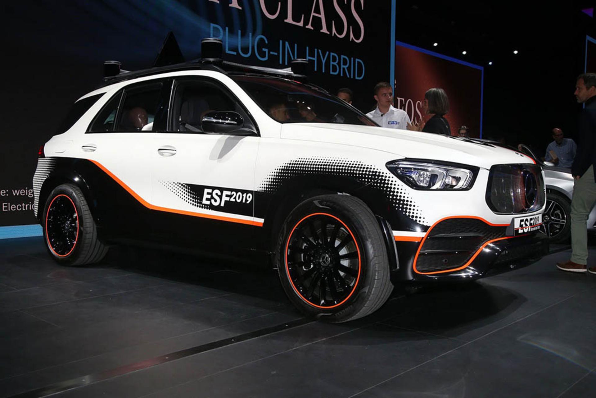 mercedes-experimental-safety-vehicle-livepics-17