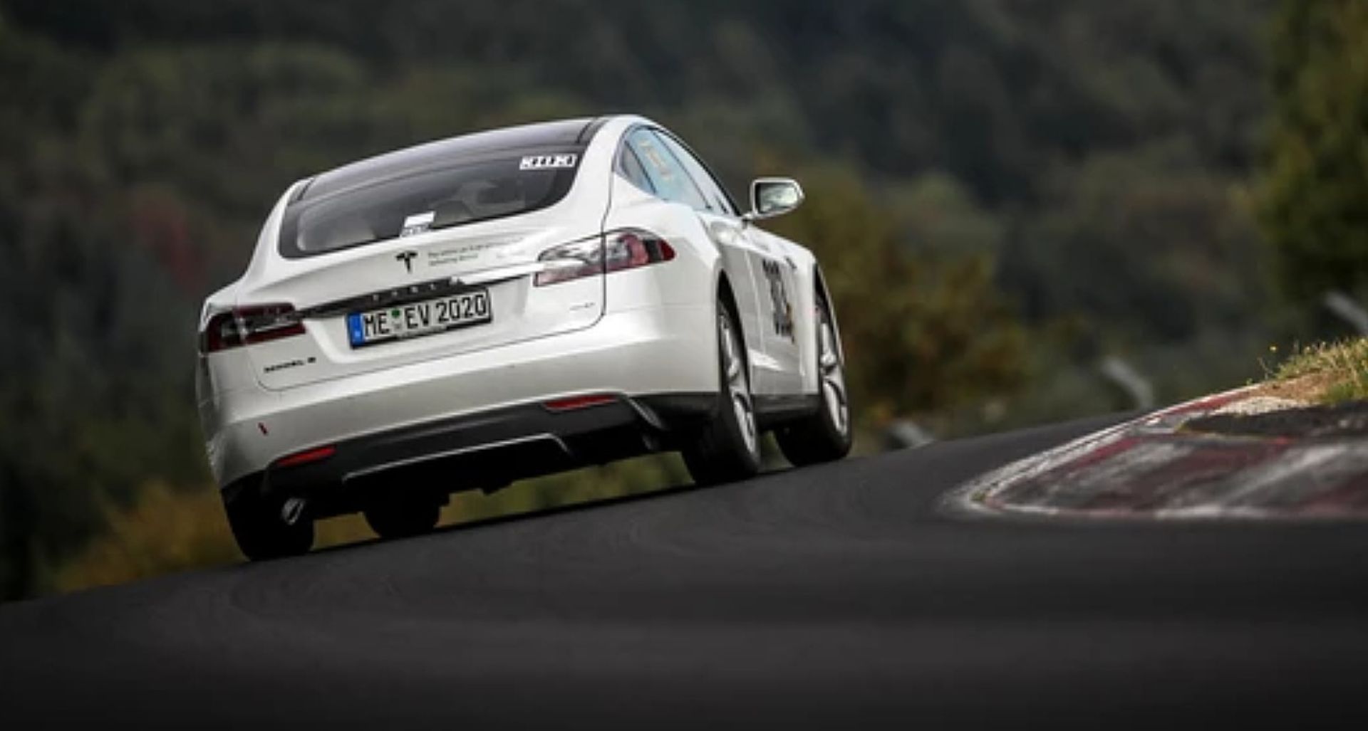 tesla-model-s-nurburgring