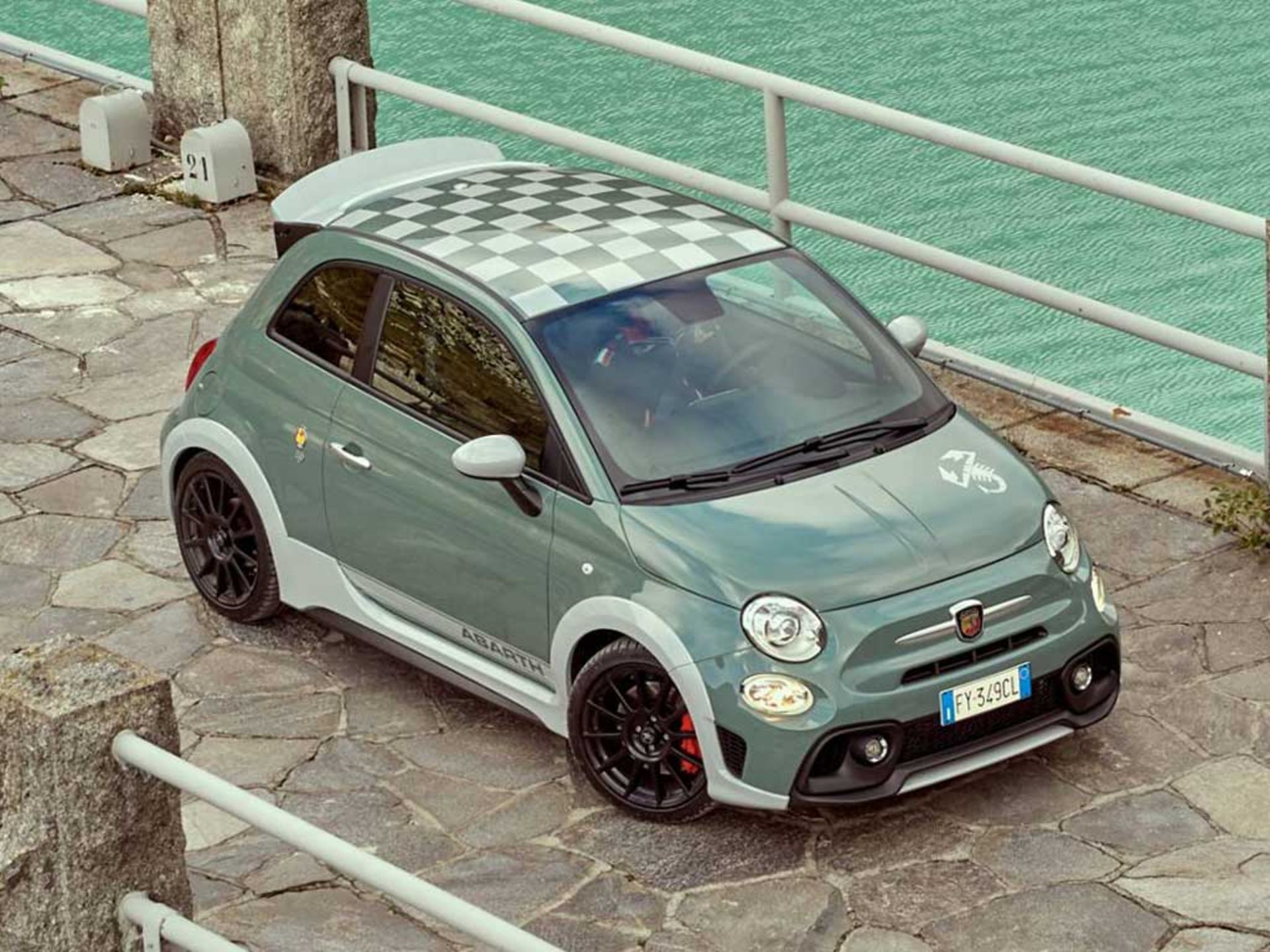 Abarth-695-Anniversario-6