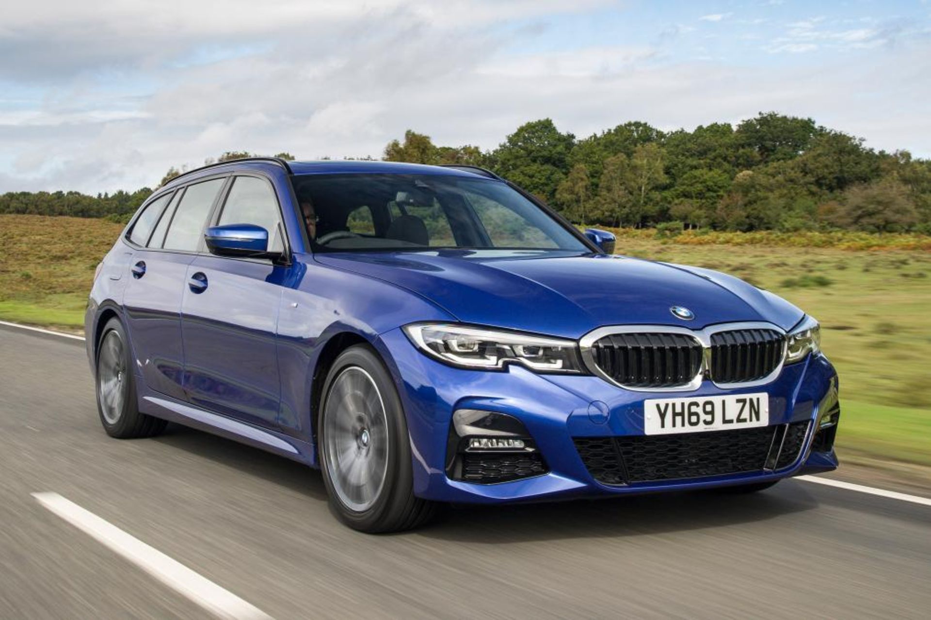 BMW 3 Series Touring 2019 (1)