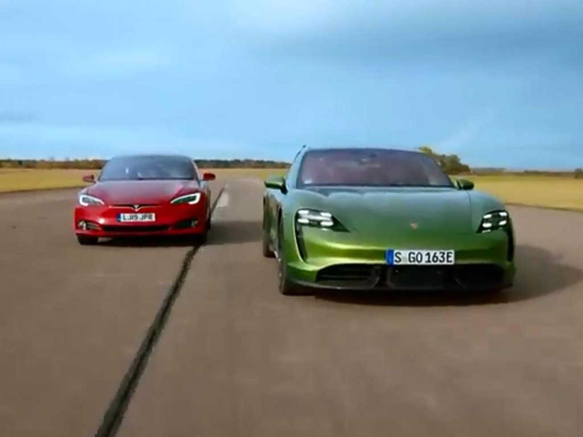 Taycan-VS-Model-S-3