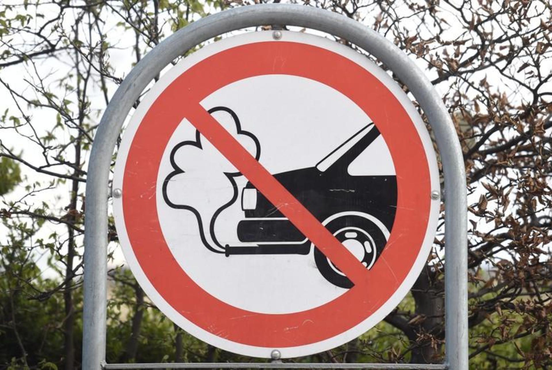 anti-exhaust emission traffic sign