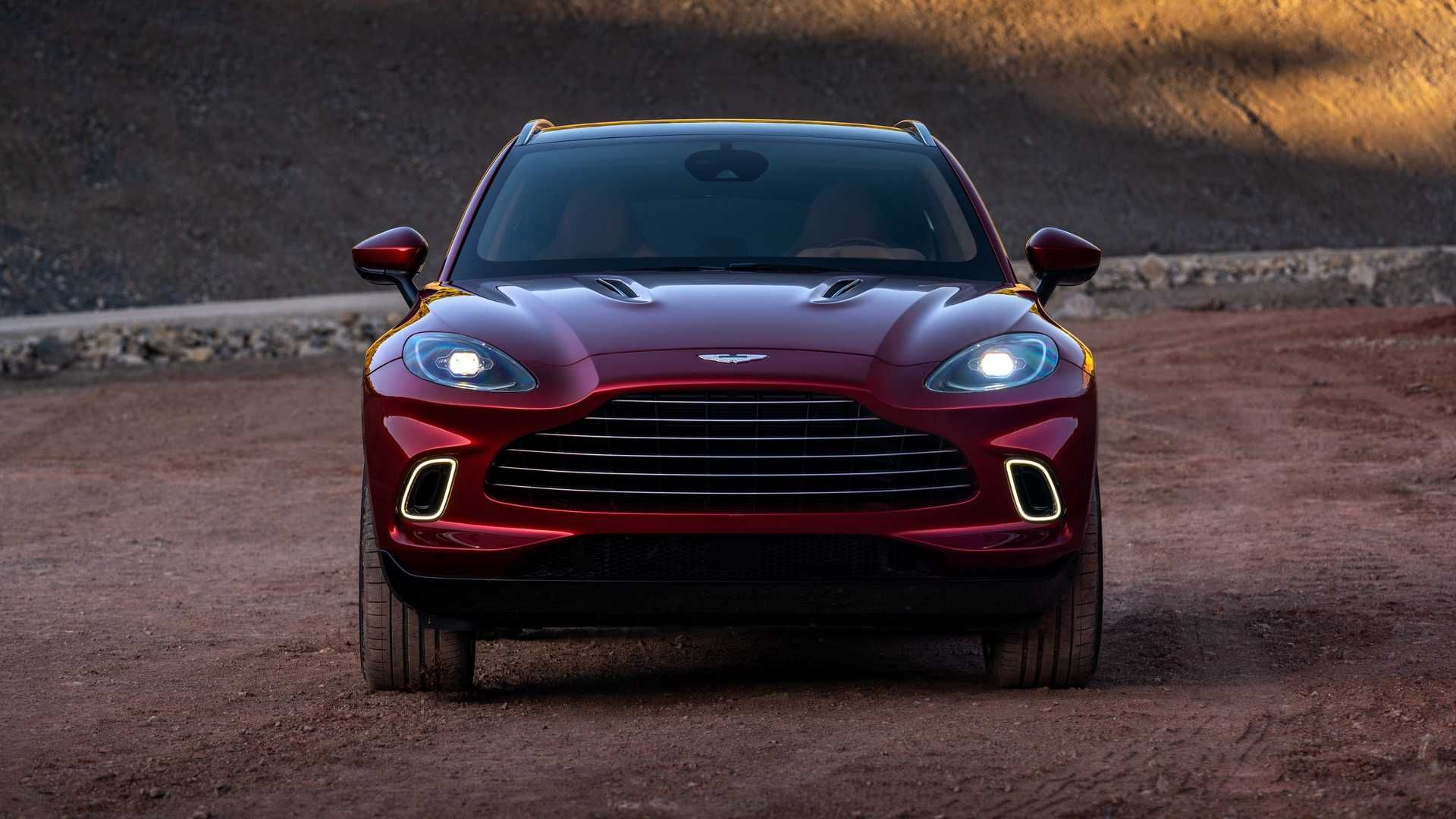 Aston Martin DBX 2021 1