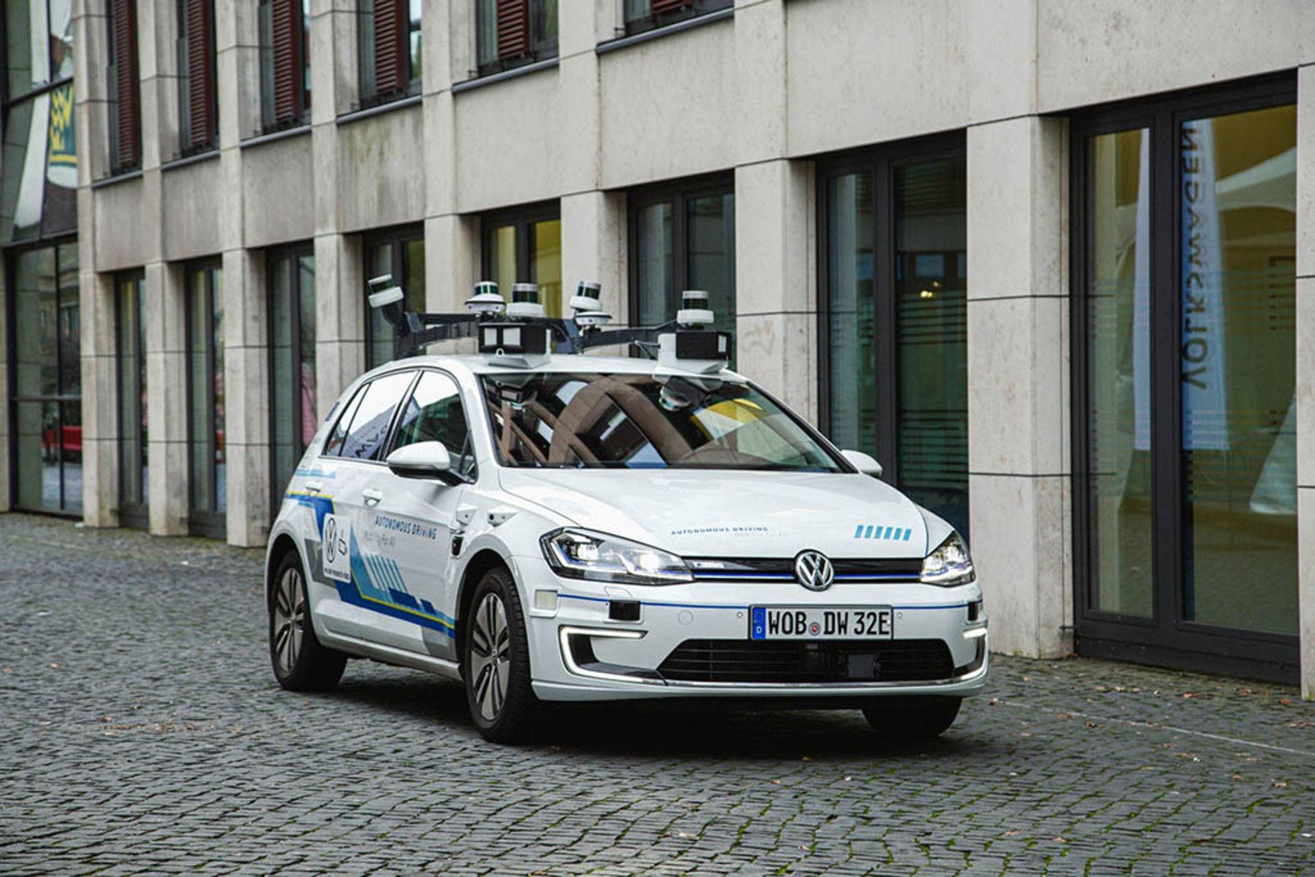 Autonomous-VW-Golf-1