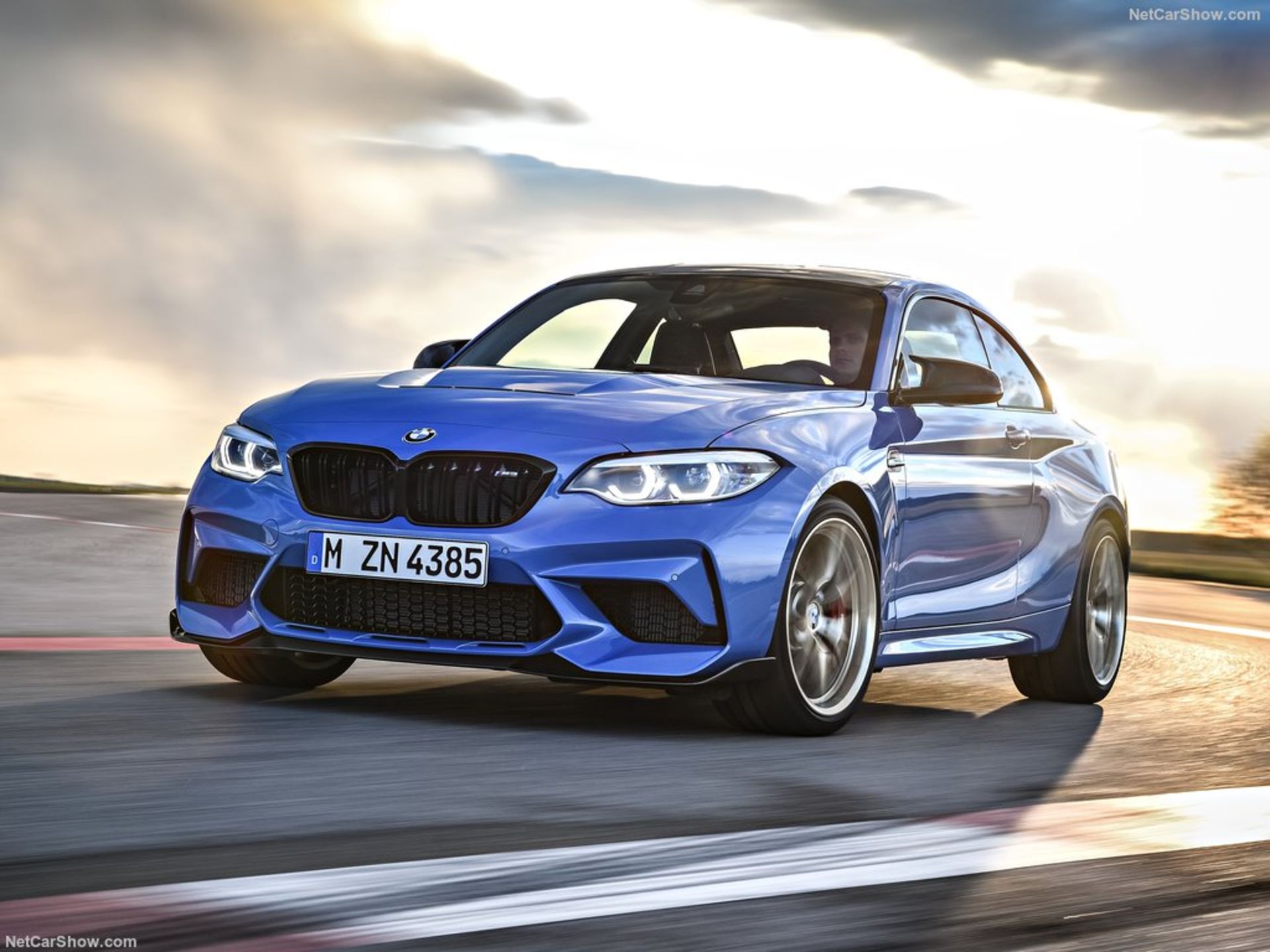 BMW-M2-CS-2020-15