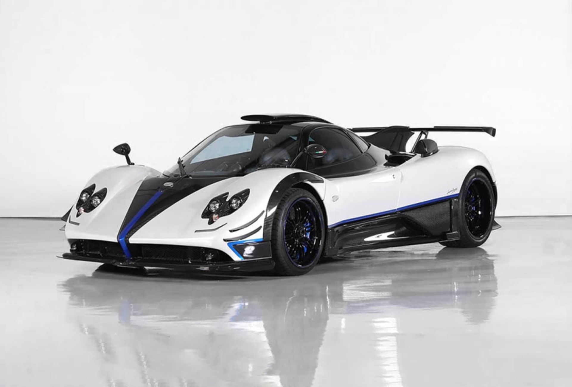 Pagani-Zonda-Riviera-1