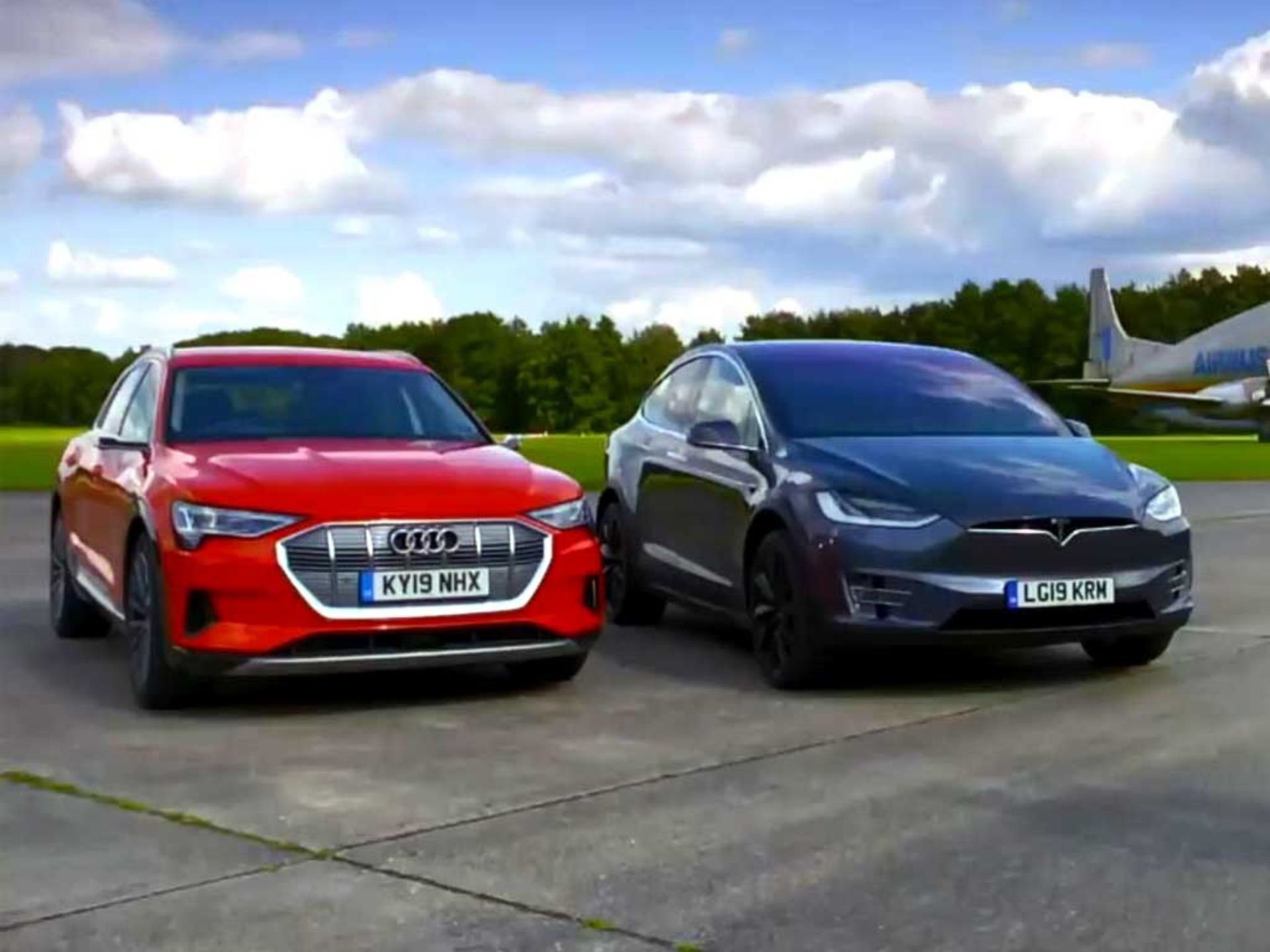 Audi-E-Tron-VS-Tesla-X-1