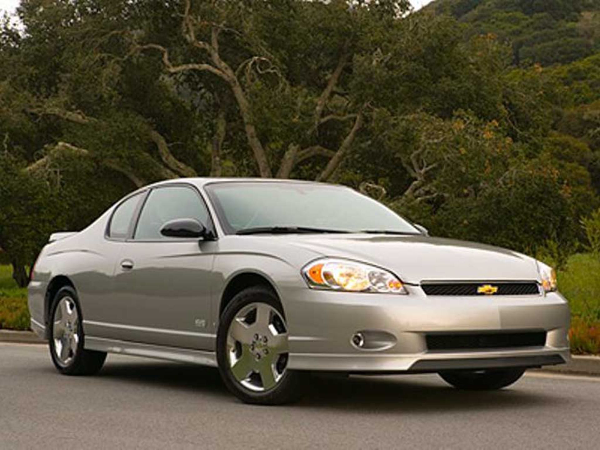 Chevrolet-Monte-Carlo-2006-5