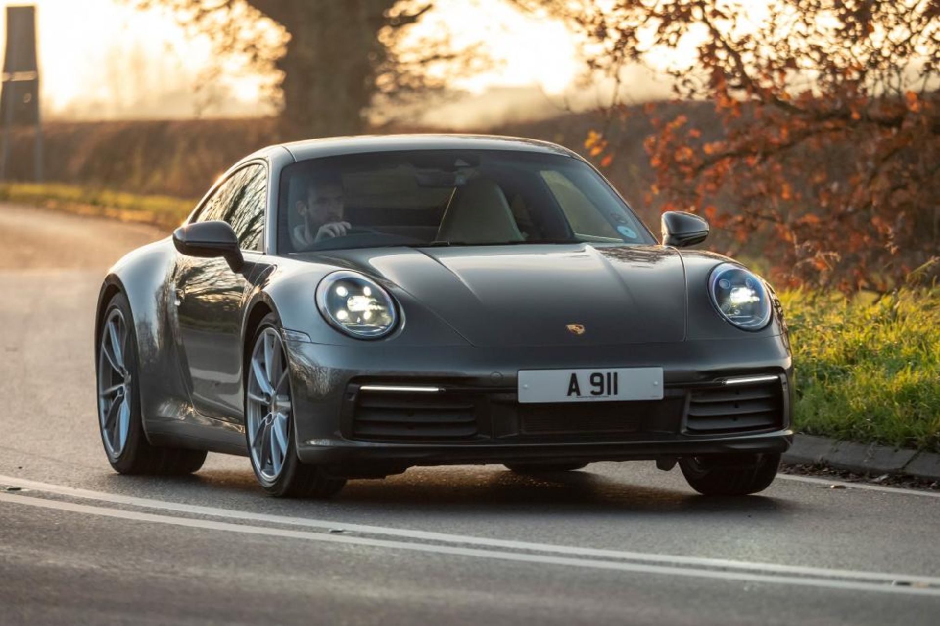 Porsche 911 Carrera (4)