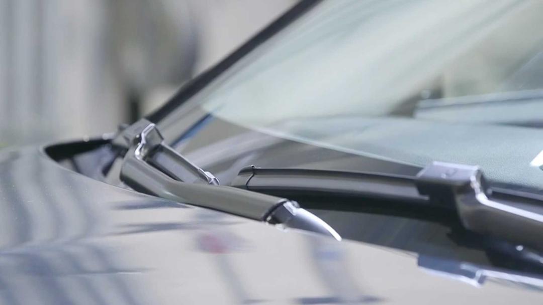 lincoln-aviator-introduces-heated-wiper-blades