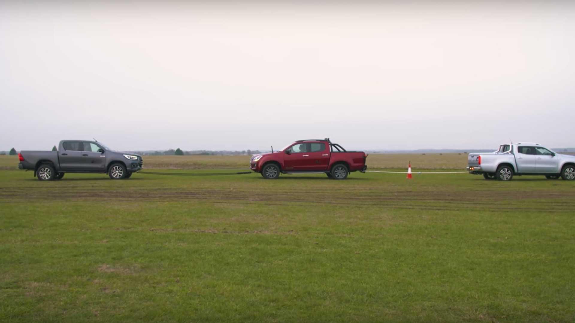 mercedes-x-class-battles-toyota-hilux-isuzu-d-max-in-tug-of-war 9