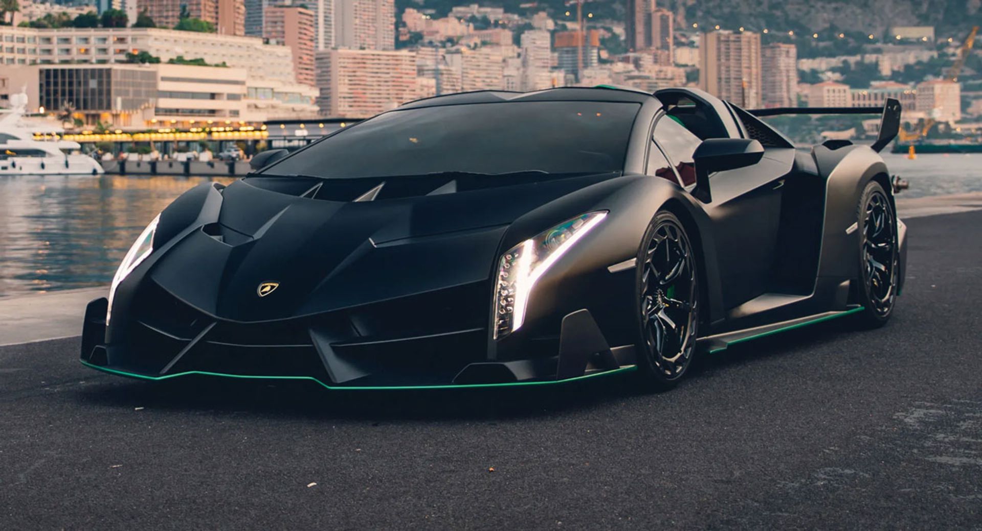 2015-Lamborghini-Veneno-Roadster