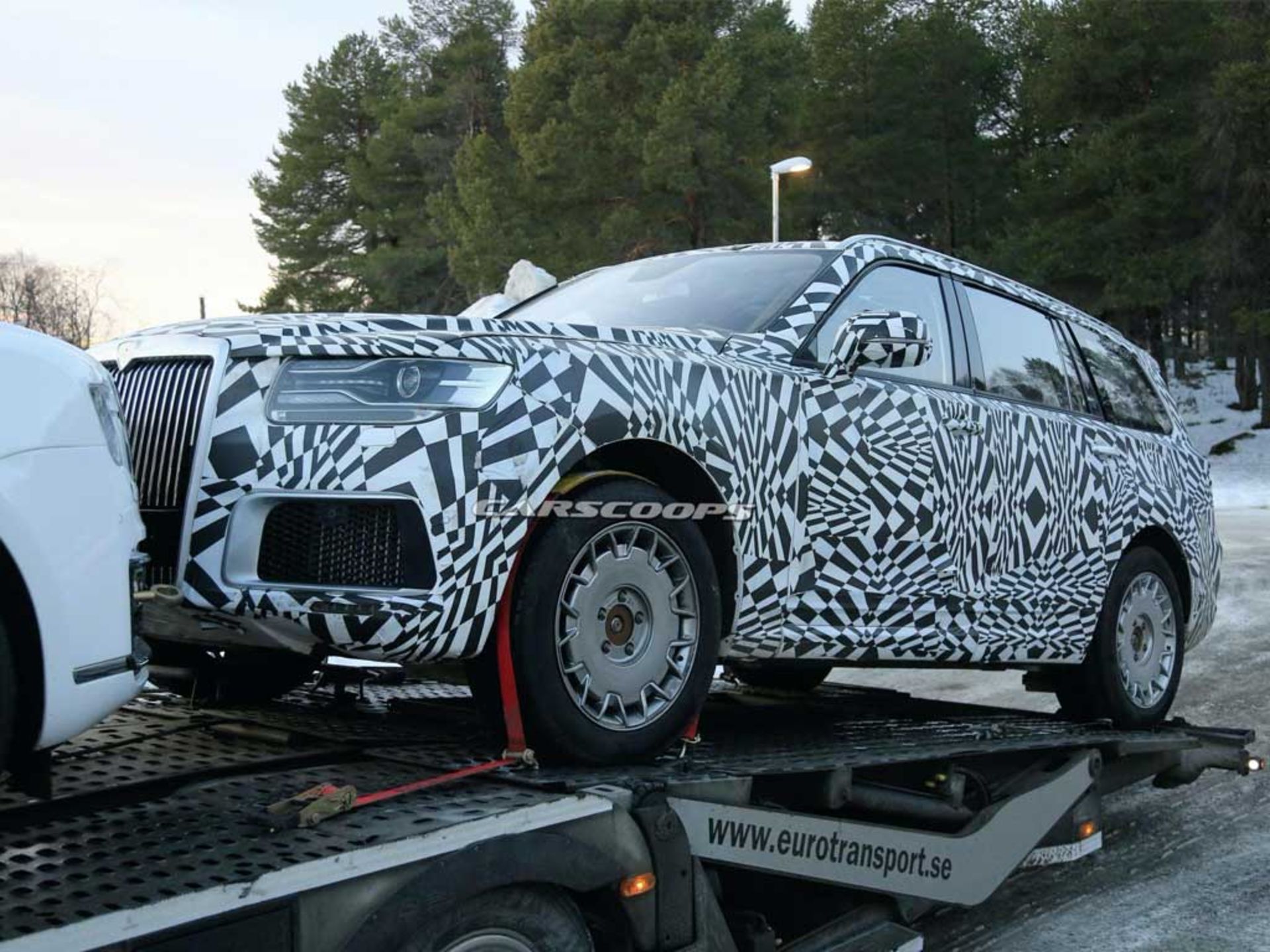 Aurus-Komendant-Spy-3