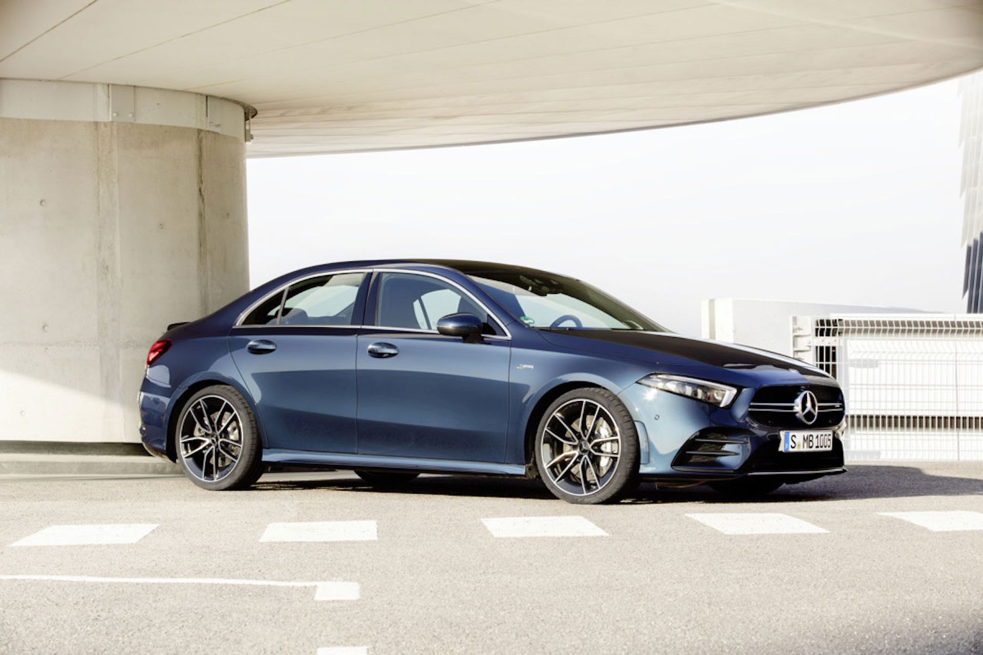 Mercedes-AMG-A35-1
