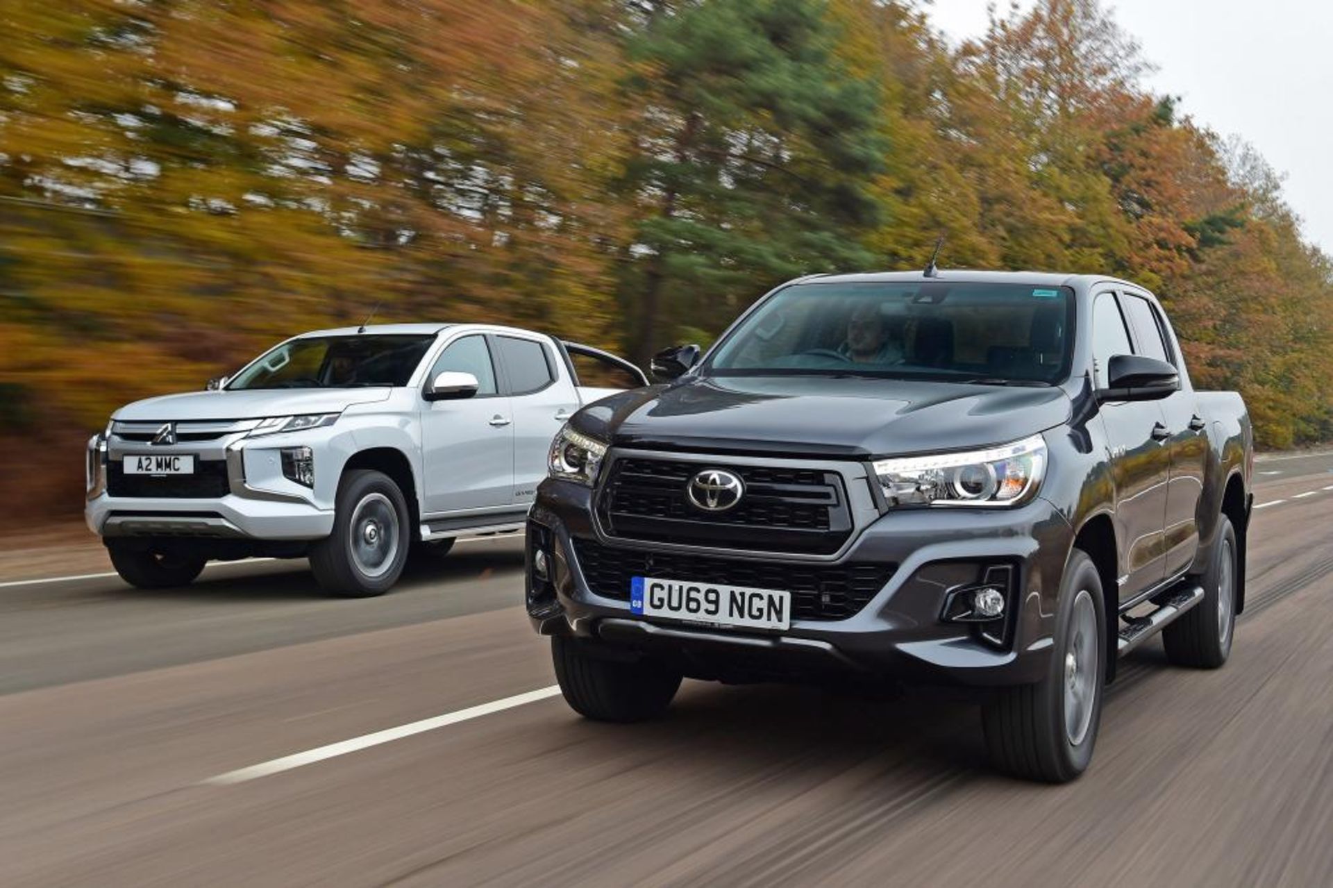 Toyota Hilux vs Mitsubishi L200 (1)
