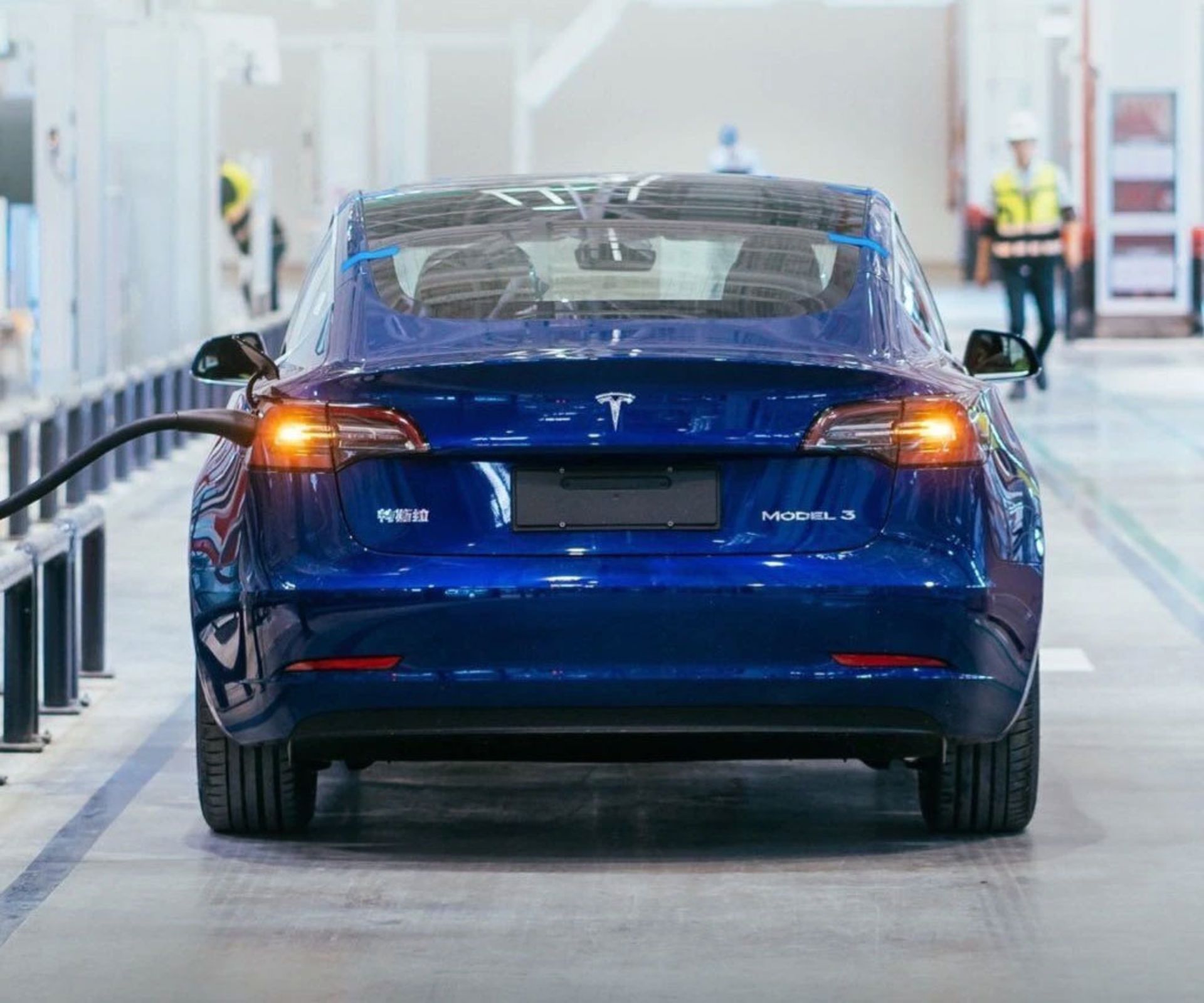 tesla-MIC-model-3-delivery-2