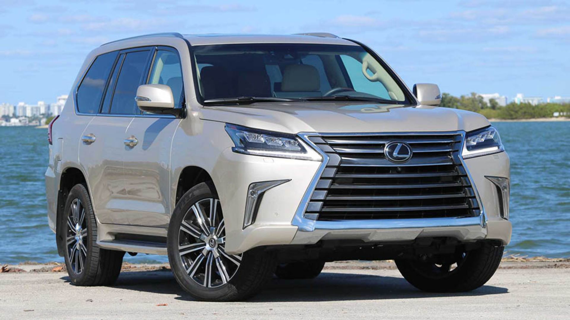 2019-lexus-lx-570-1