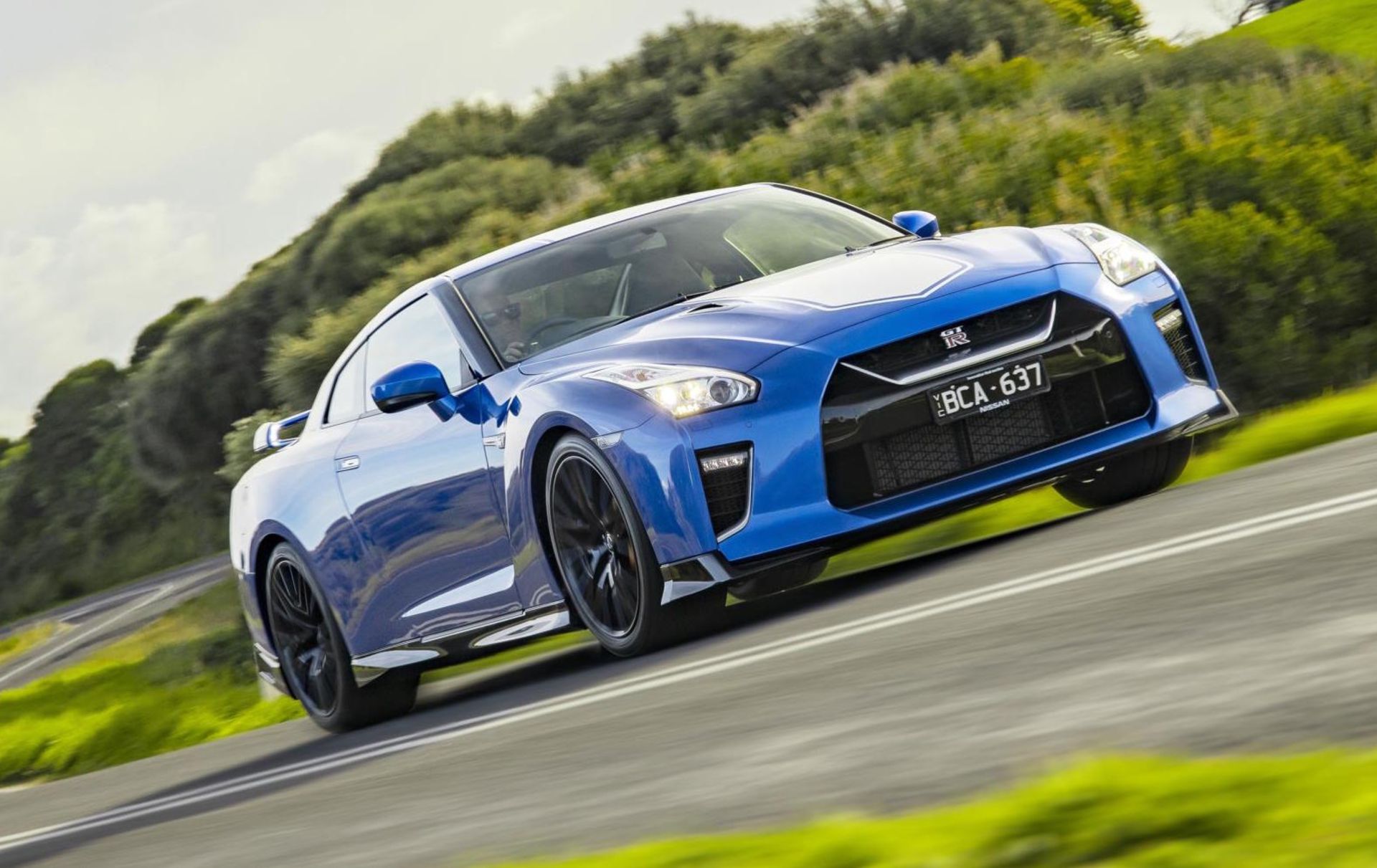 2020-Nissan-GT-R-50th-Anniversary-Bayside-Blue
