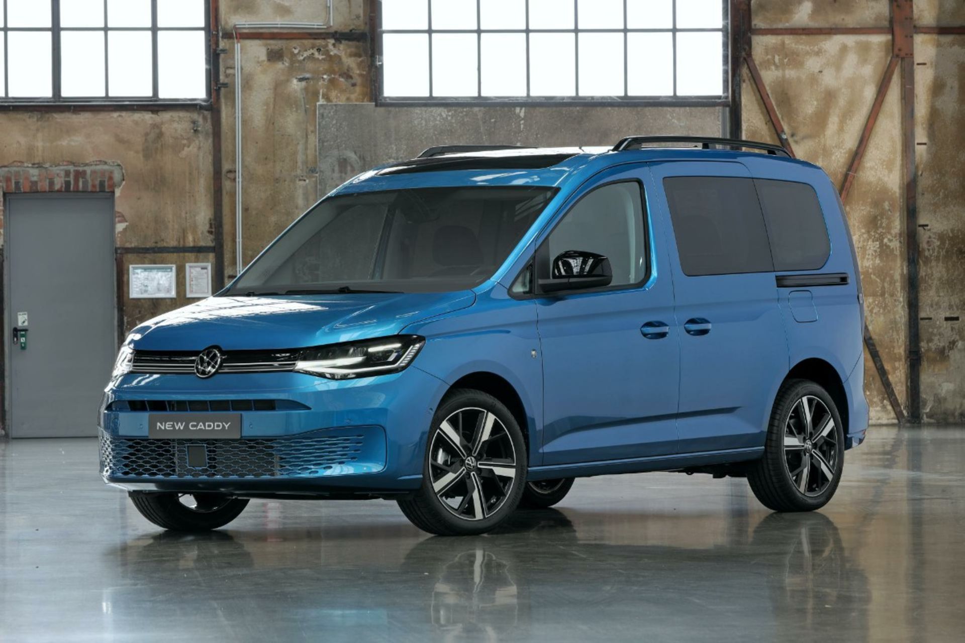 2020-VW-Caddy-Life-MPV-2