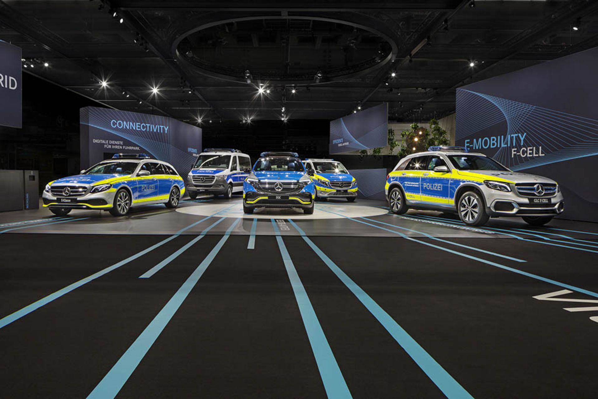 2020-mercedes-benz-police-cars-1