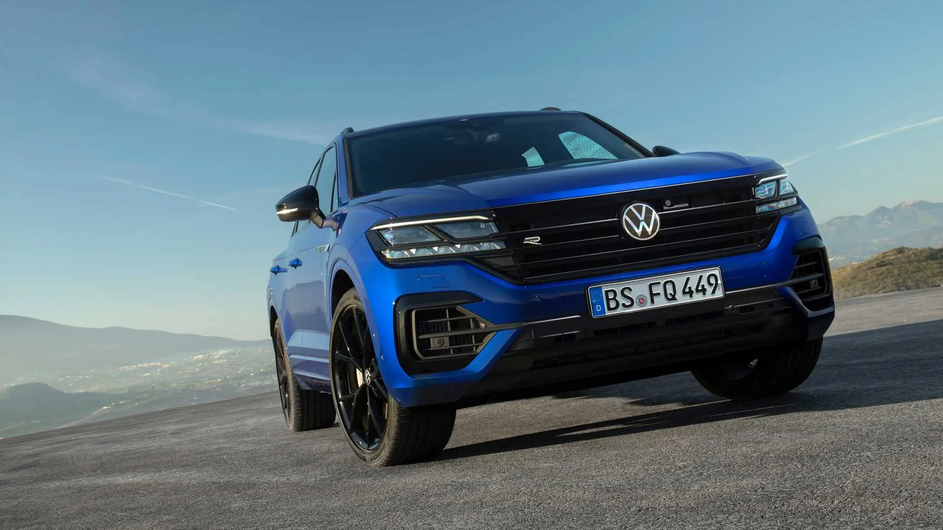 2021-vw-touareg-r 9