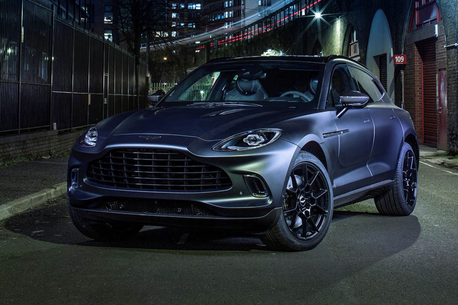 Aston Martin DBX Q