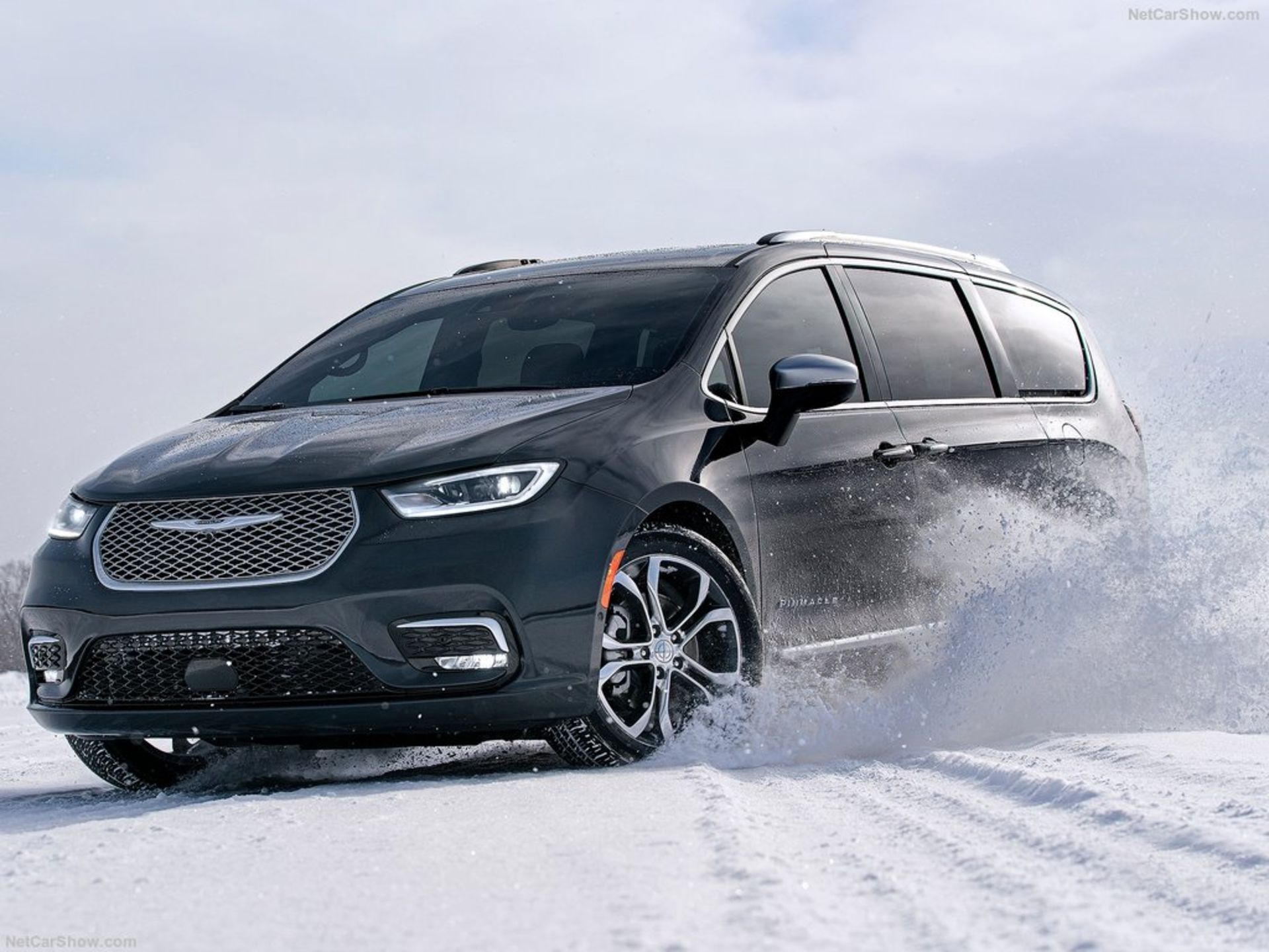 Chrysler-Pacifica-2021-1024-13