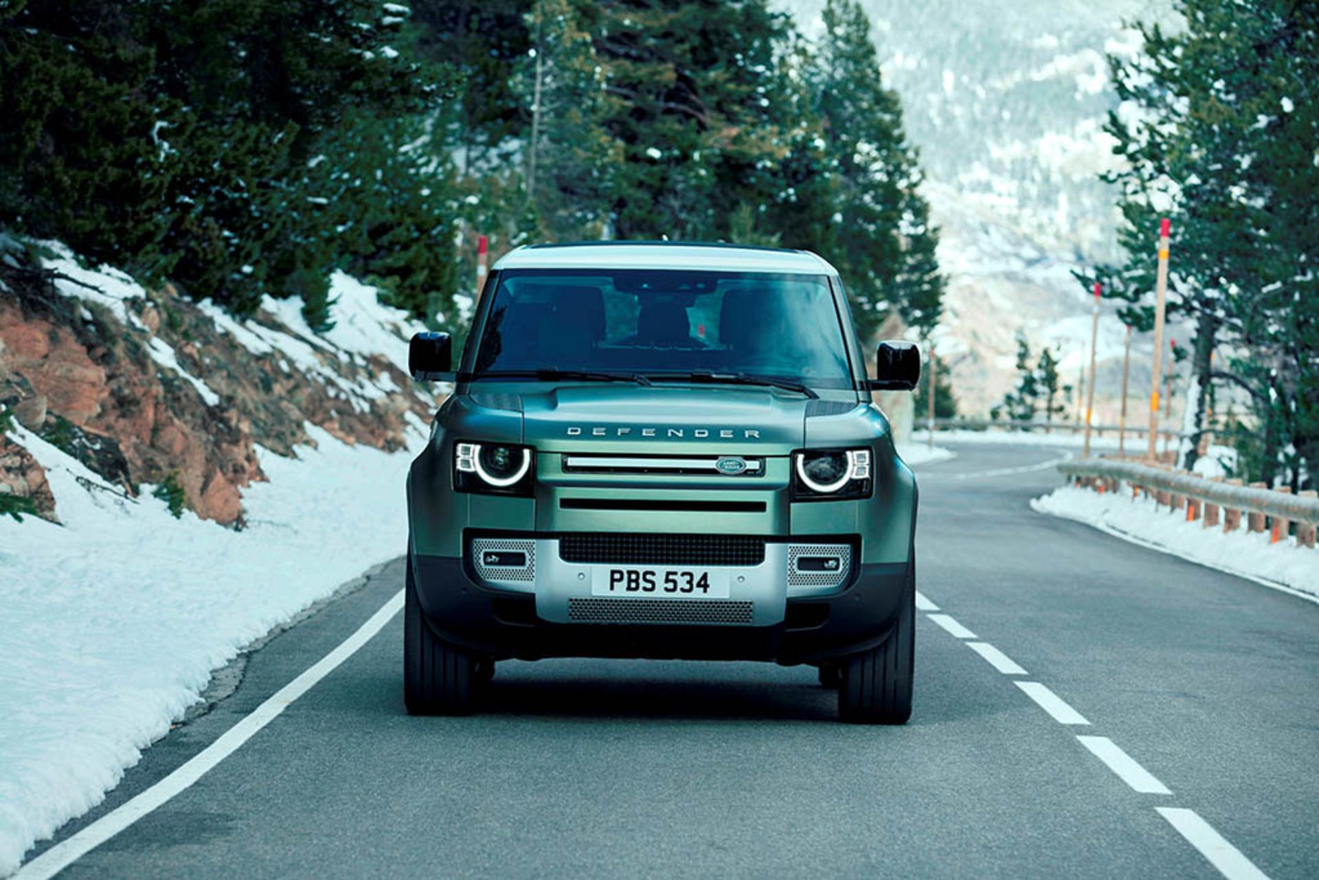 Land Rover Defender 5