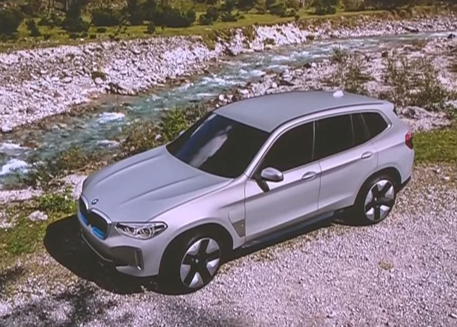 2021-BMW-iX3-4
