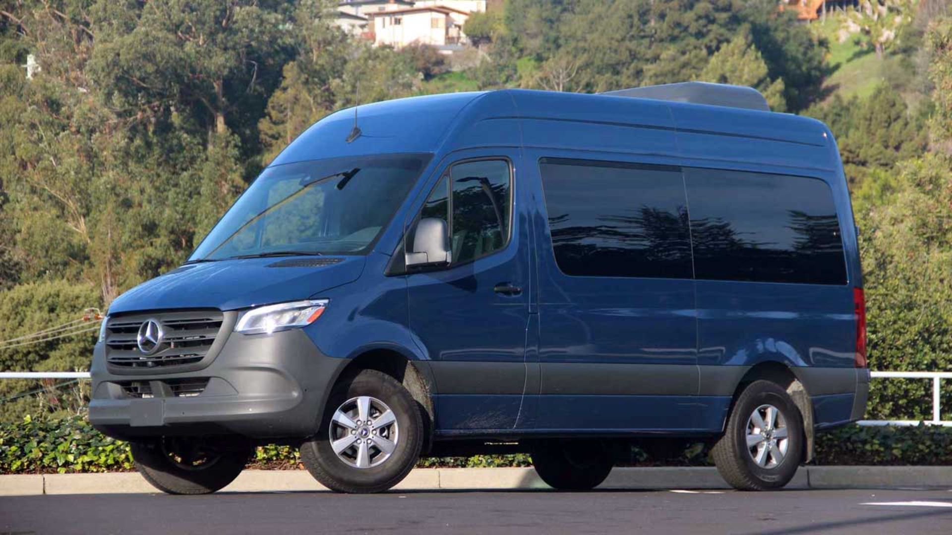 Mercedes-Benz-Sprinter-1