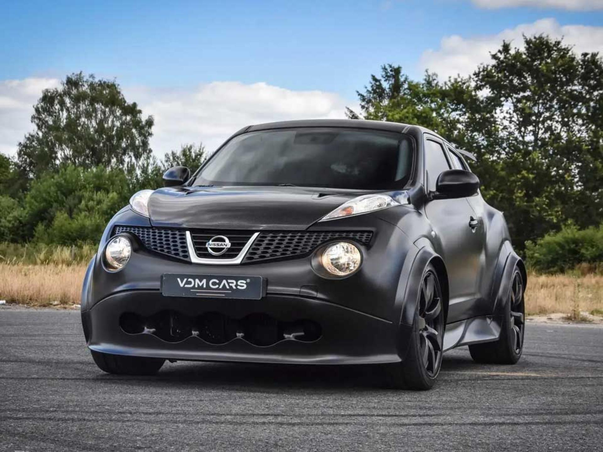 Nissan-Juke-R-1