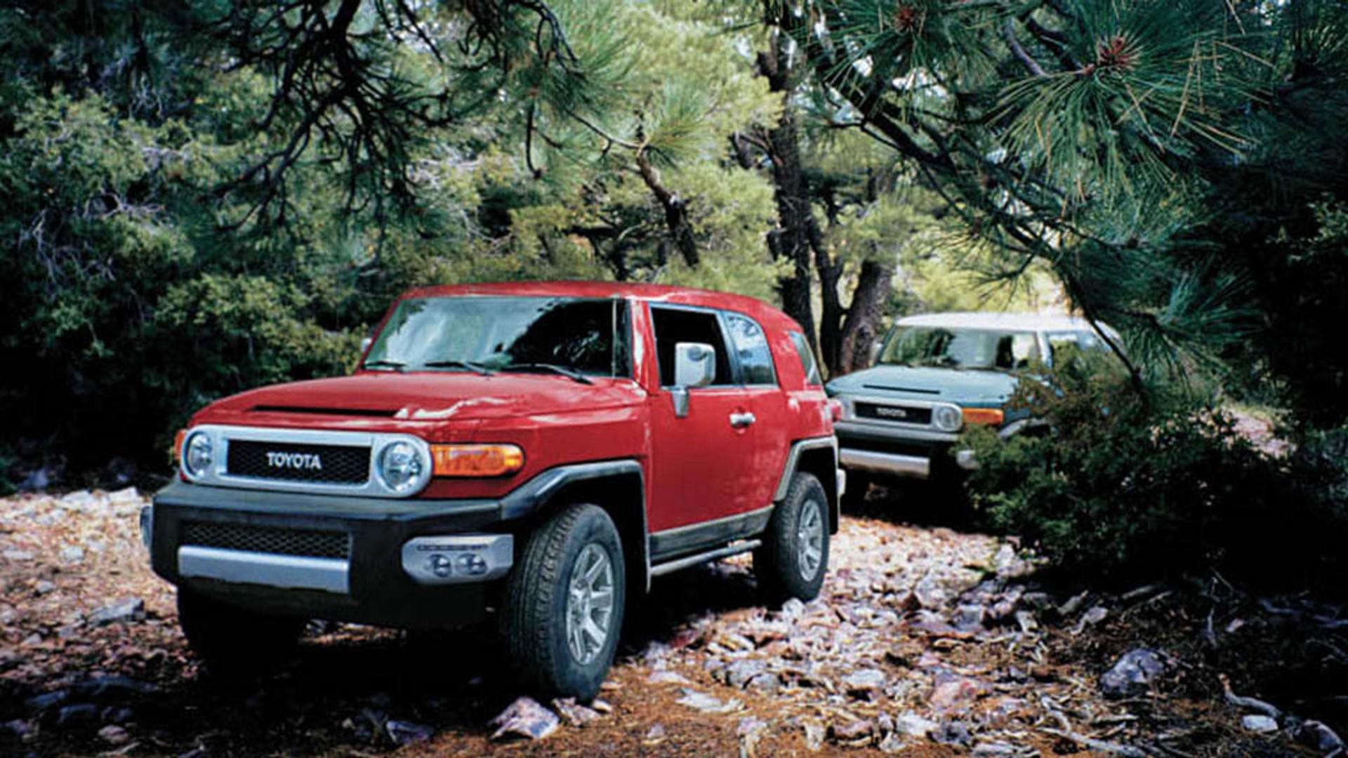 toyota-fj-cruiser-in-uae 2