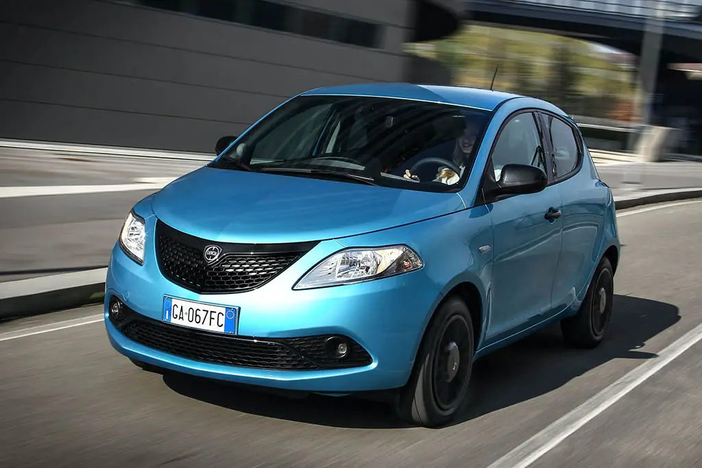 2020-Lancia-Ypsilon-Hybrid-EcoChic-Italian-spec-14