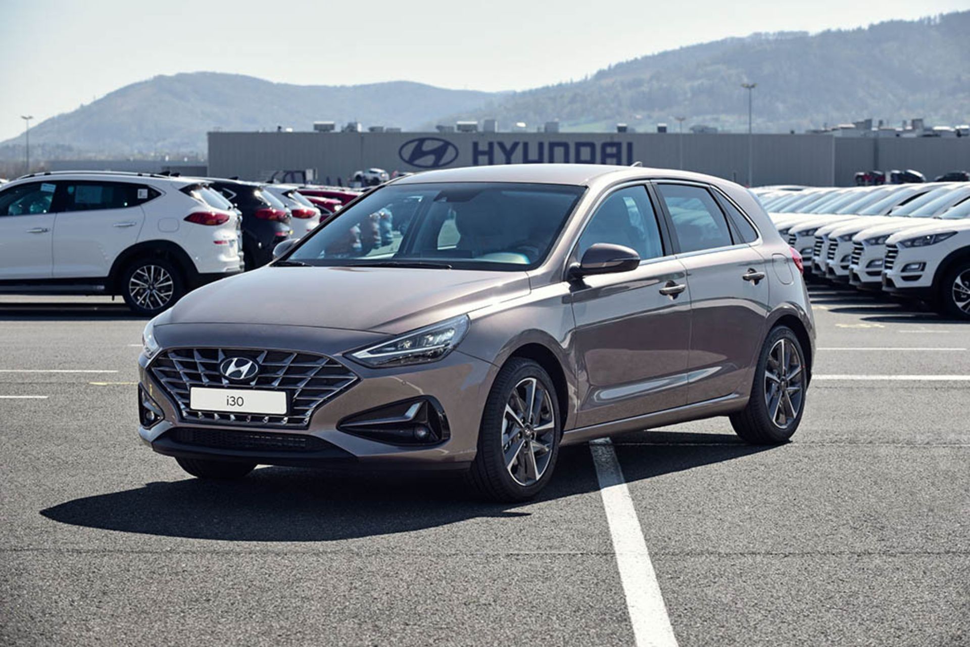 2021-Hyundai-i30-enters-production-in-Czechia-3