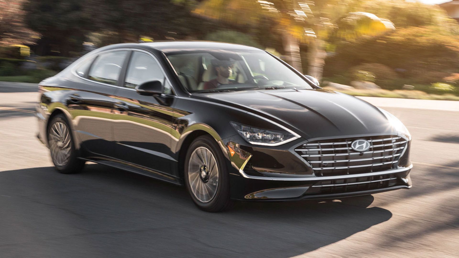 2020-Hyundai-Sonata-Hybrid-front-three-quarter-in-motion-3