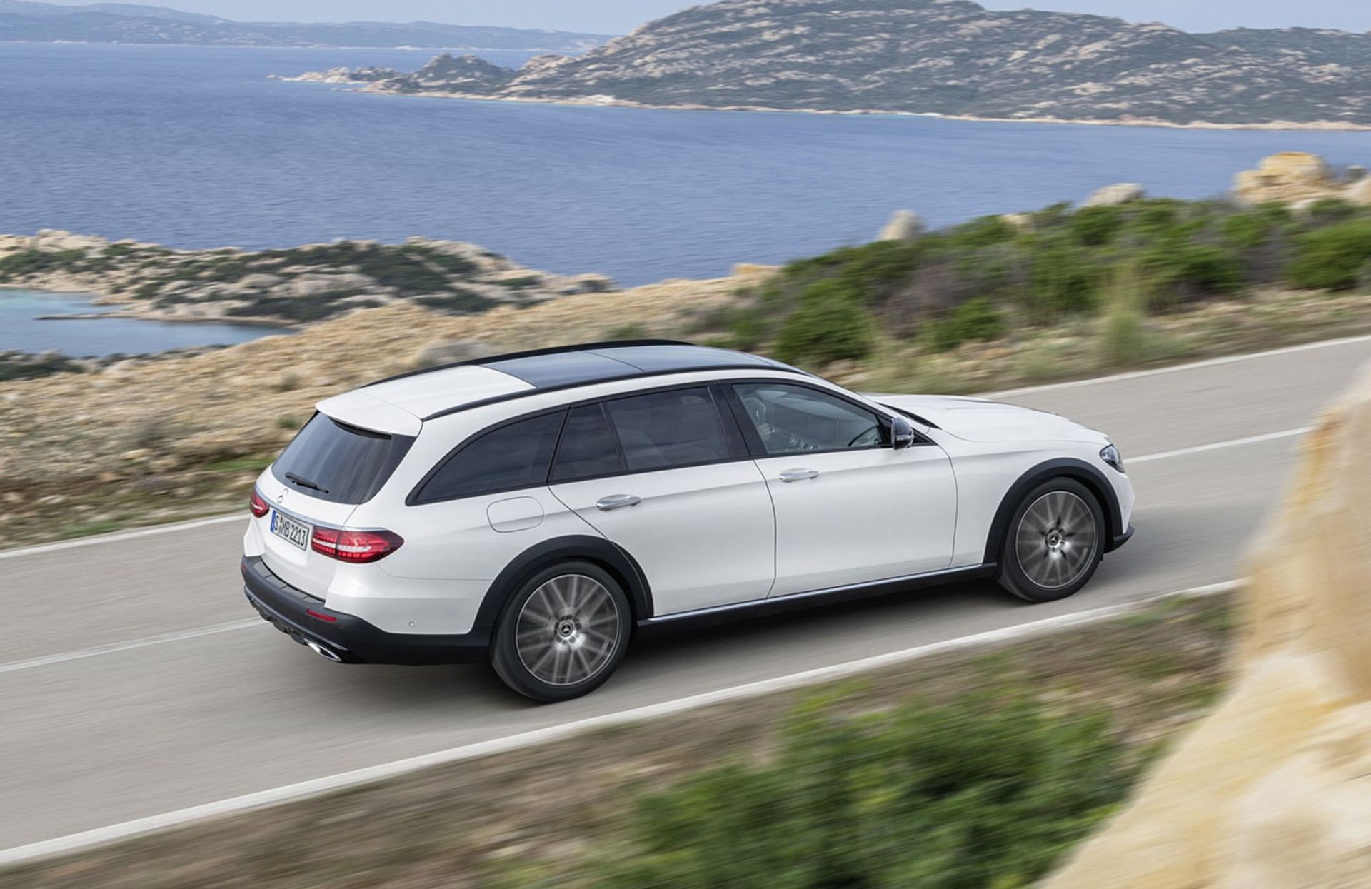 2021-Mercedes-Benz-E-Class-All-Terrain-Line-Avantgarde