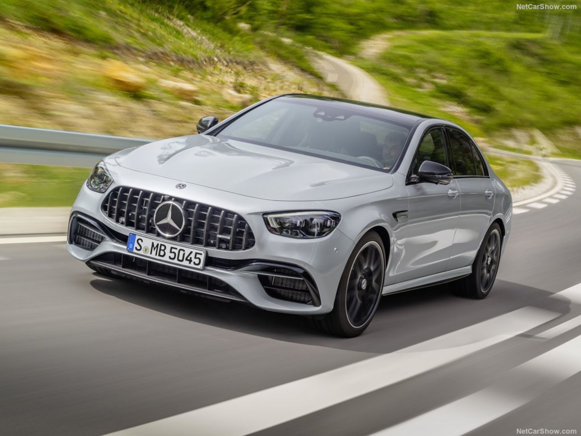 Mercedes-Benz-E63_AMG-2021-1024-02