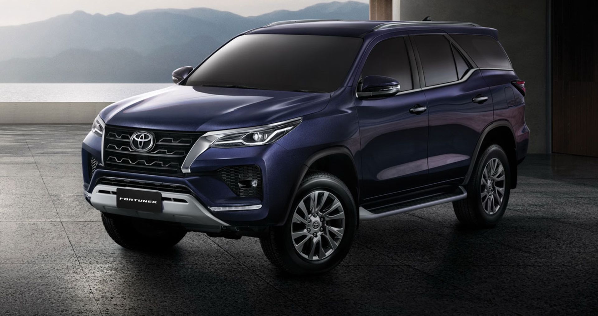 Toyota-Fortuner-13