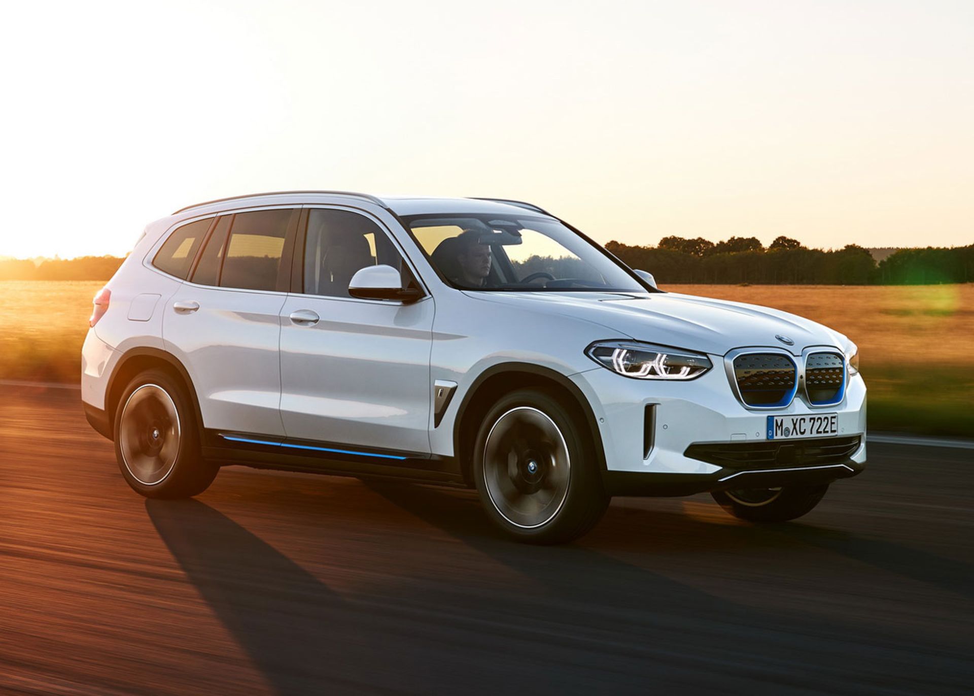 2021-BMW-iX3-01