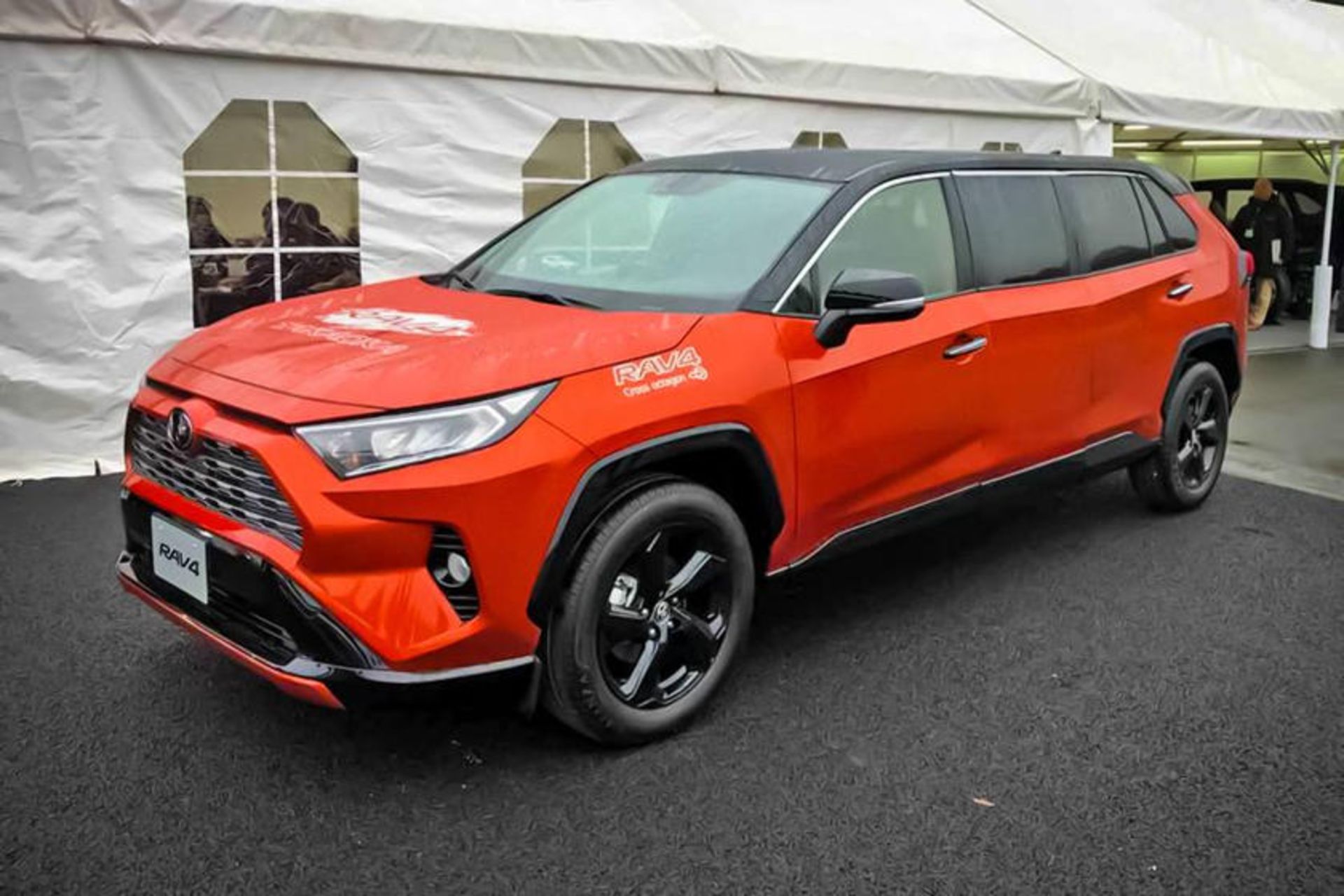RAV4 Limousine 1