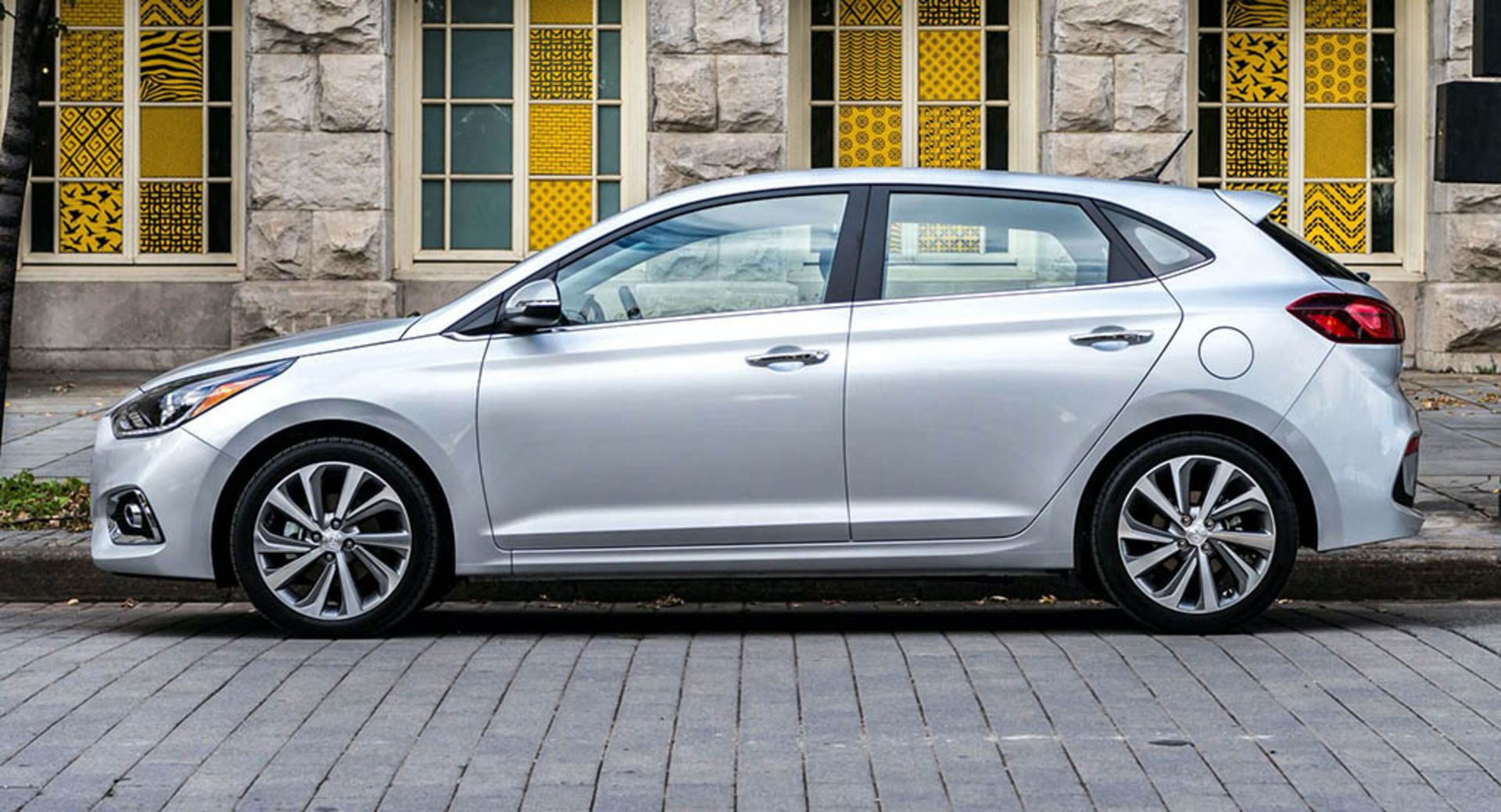 2020-Hyundai-Accent-5-Door-Canada-spec-0